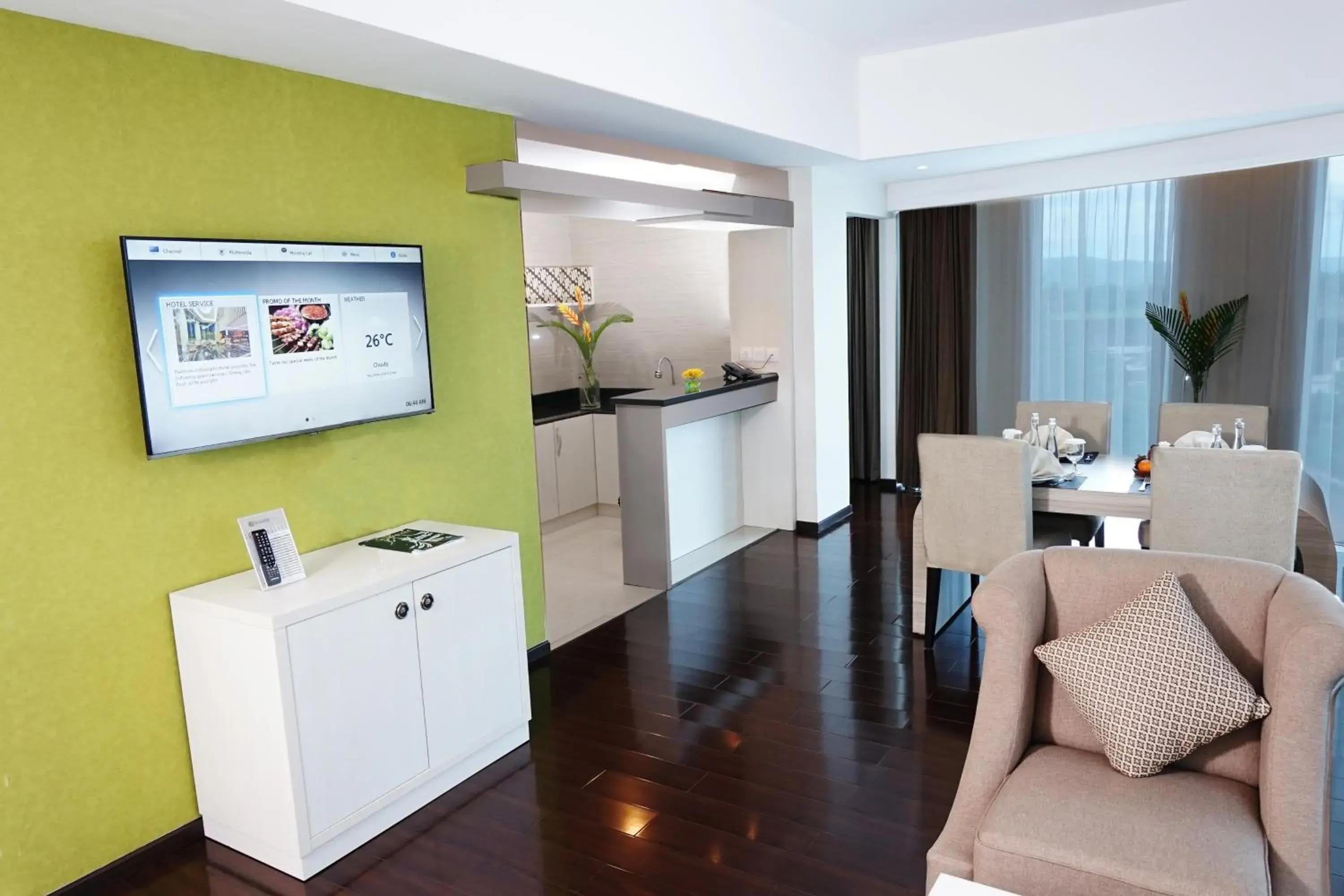 Kitchen or kitchenette, TV/Entertainment Center in Platinum Adisucipto Yogyakarta Hotel & Conference Center