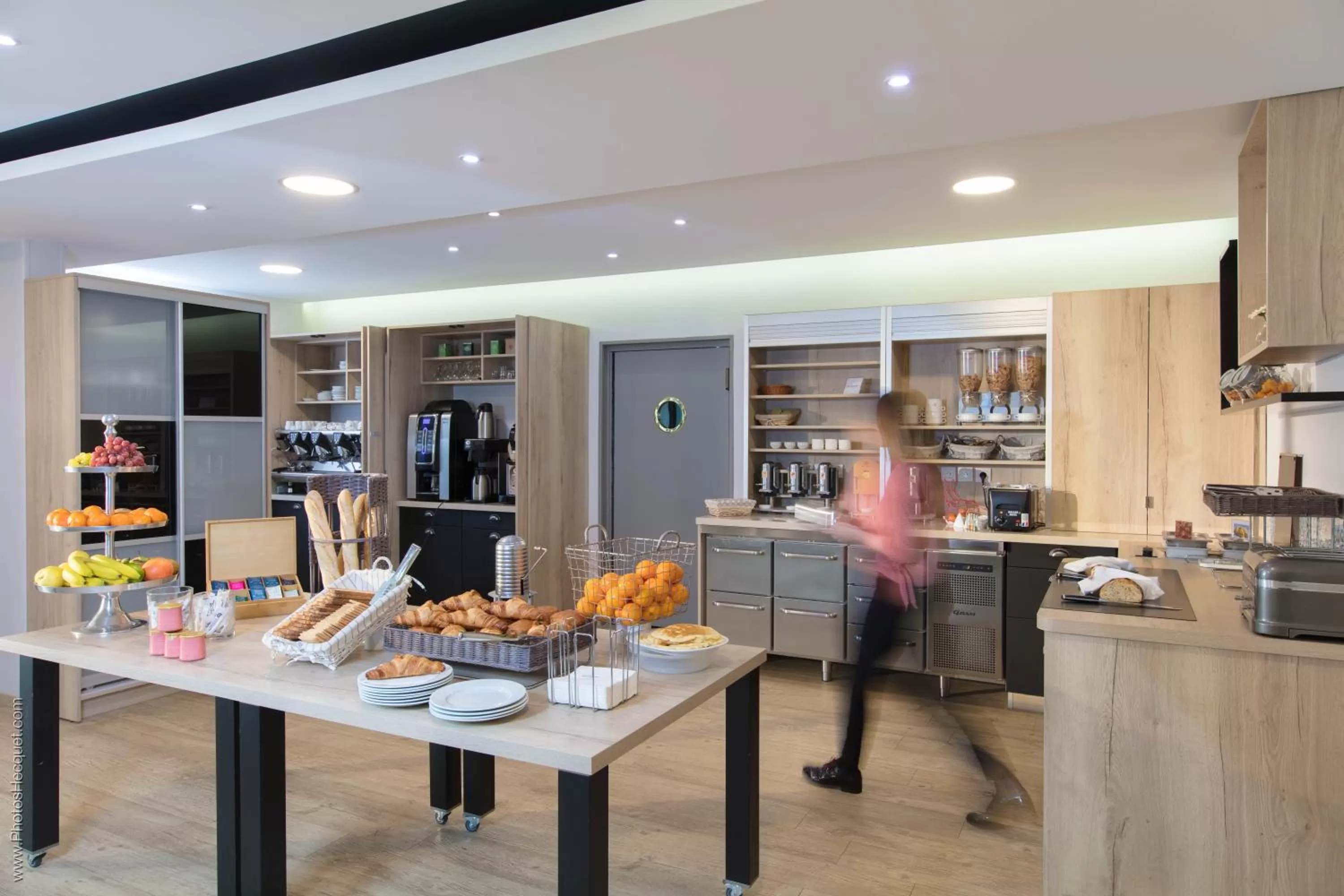 Continental breakfast in LOGIS Hôtel & Restaurant - LENSOTEL