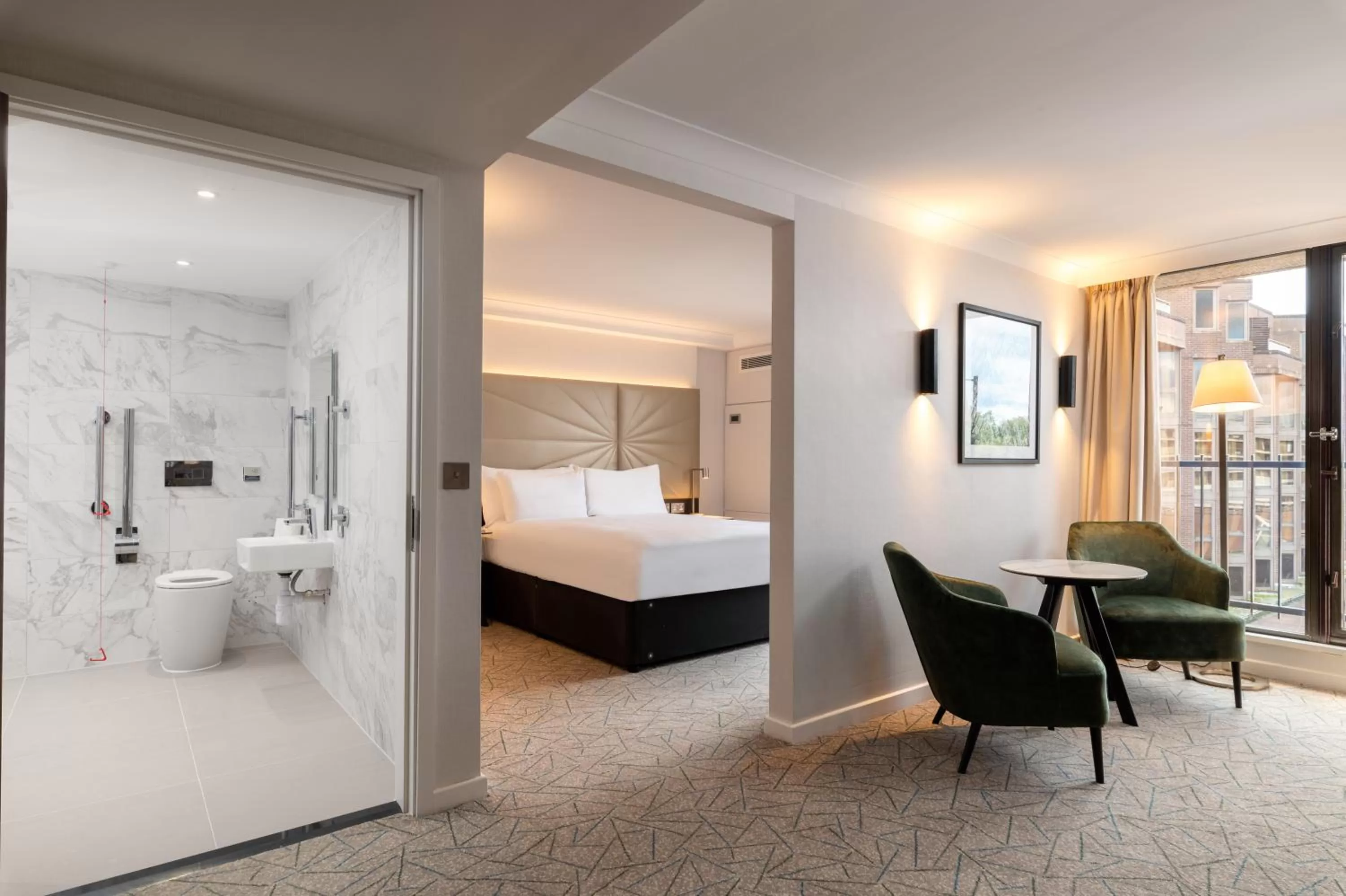 Photo of the whole room, Bed in Hilton Birmingham Metropole Hotel