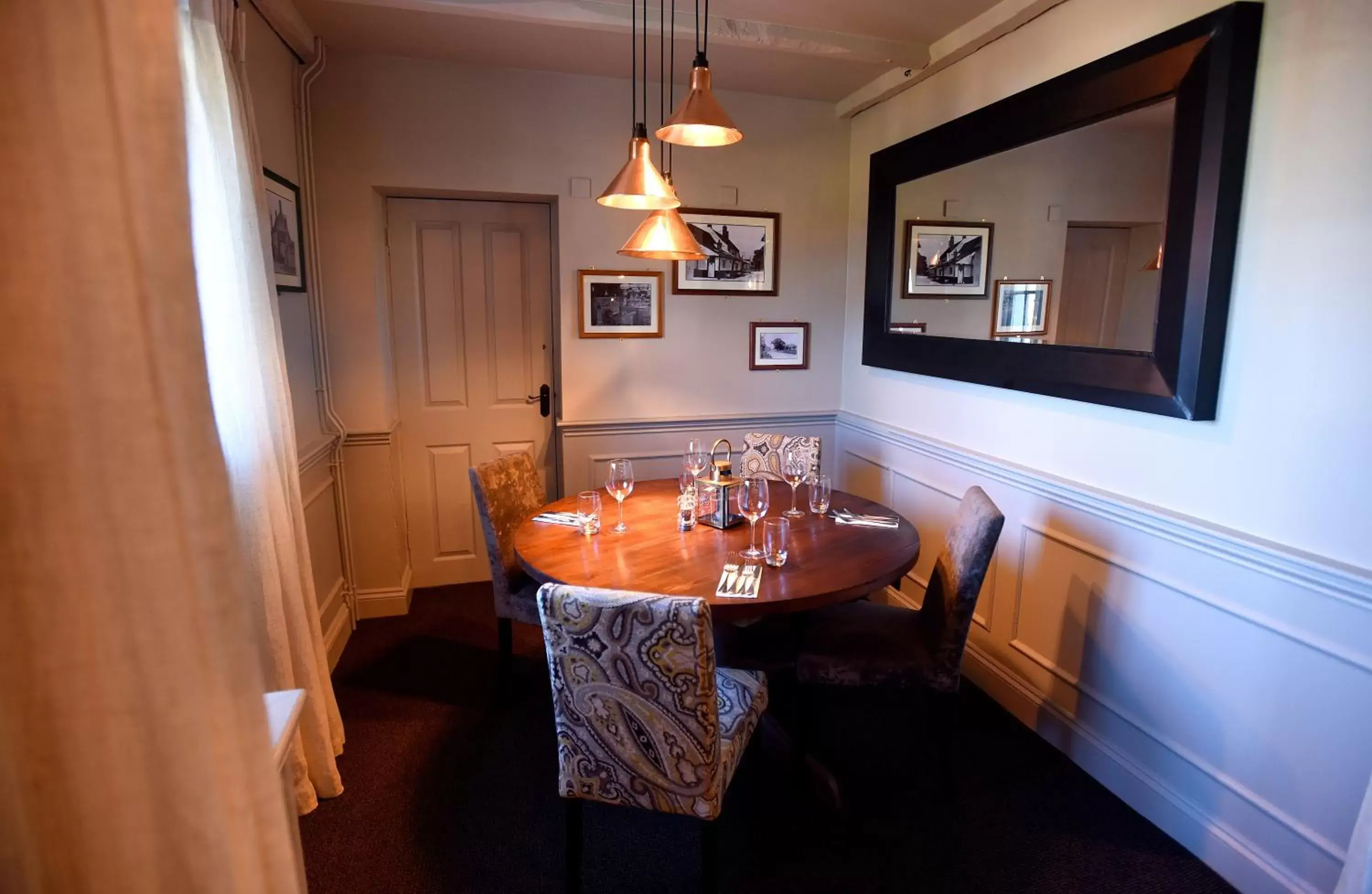 Restaurant/places to eat, Dining Area in The Lifeboat Inn