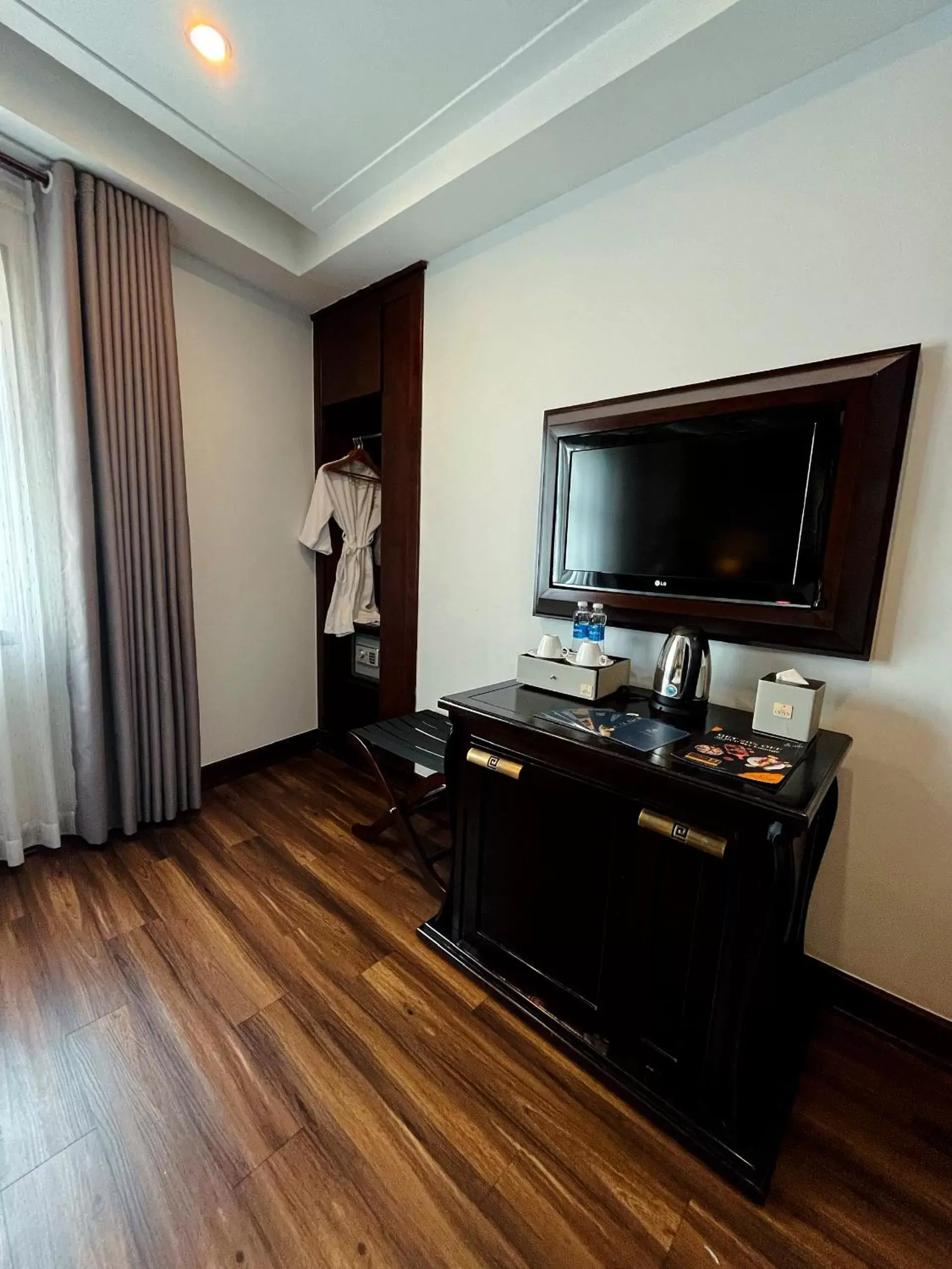 Area and facilities, TV/Entertainment Center in The Odys Boutique Hotel