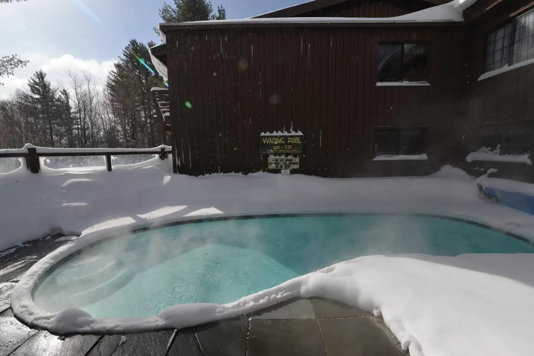 Winter, Swimming Pool in Summit Lodge