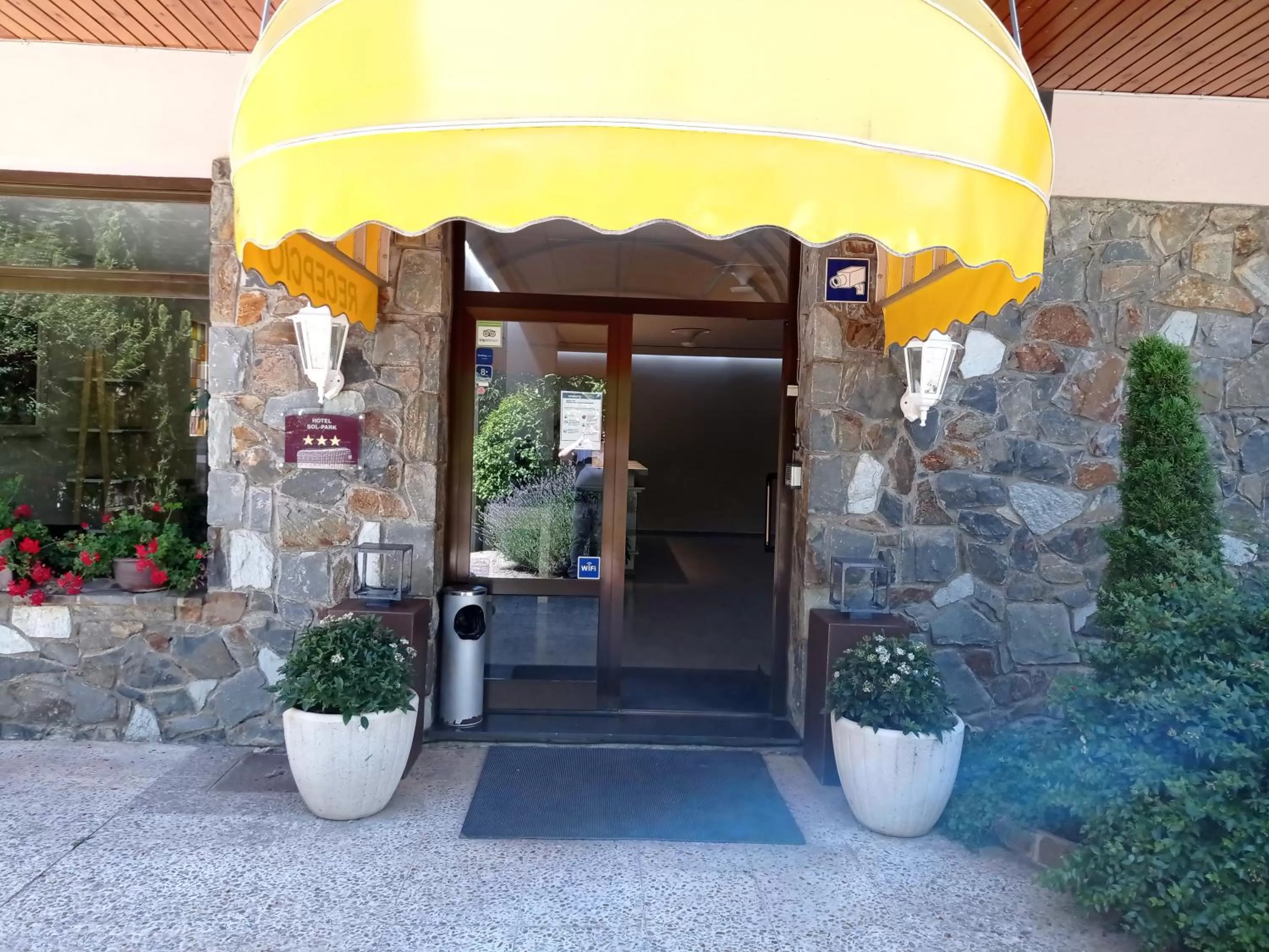 Facade/entrance in Hotel Sol-Park