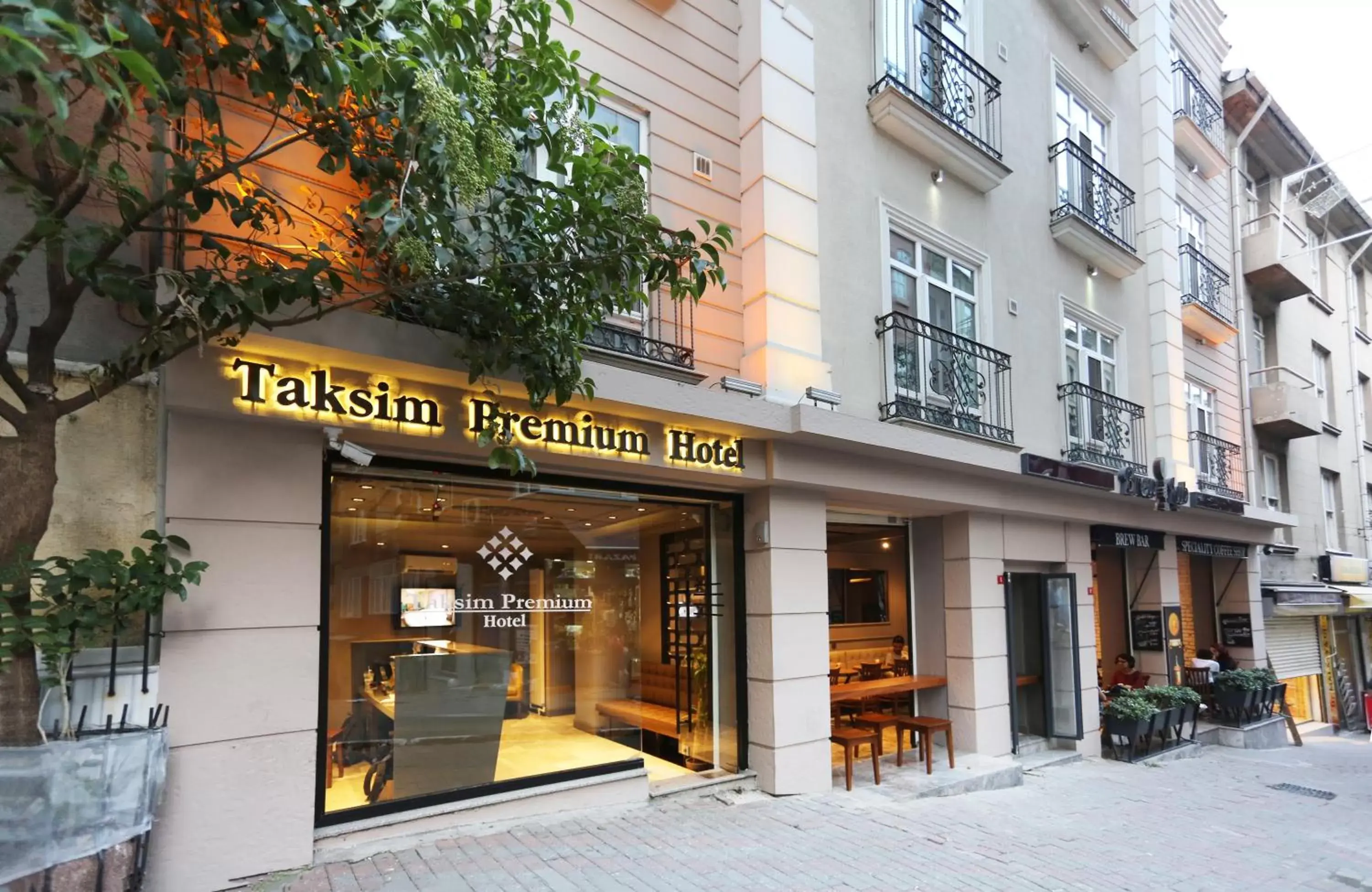 Facade/entrance in Taksim Premium Hotel
