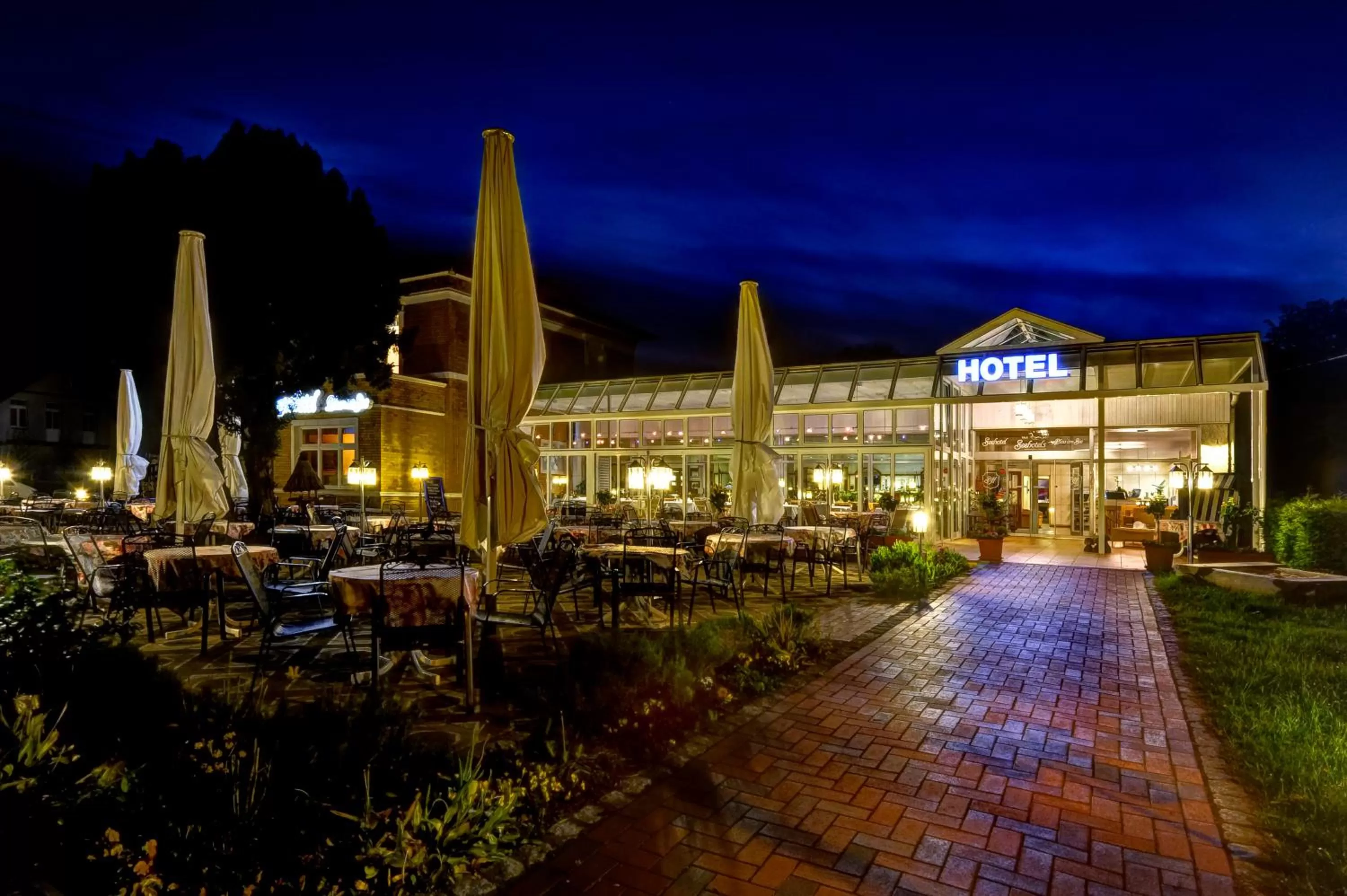 Facade/entrance in Falk Seehotel Plau am See