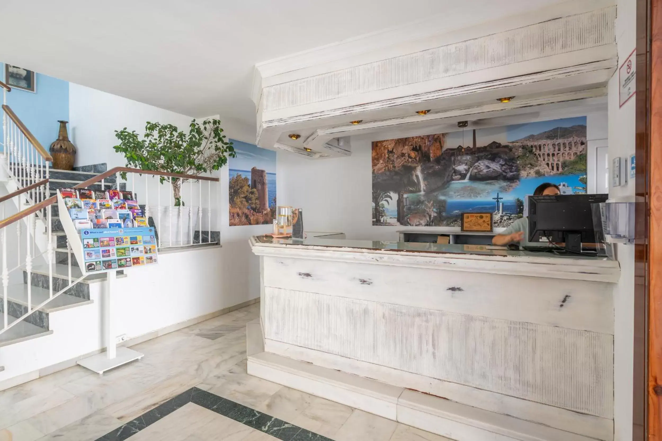 Lobby or reception in Apartahotel Playamaro by Dorobe Lobby or reception in Apartahotel Playamaro by Dorobe