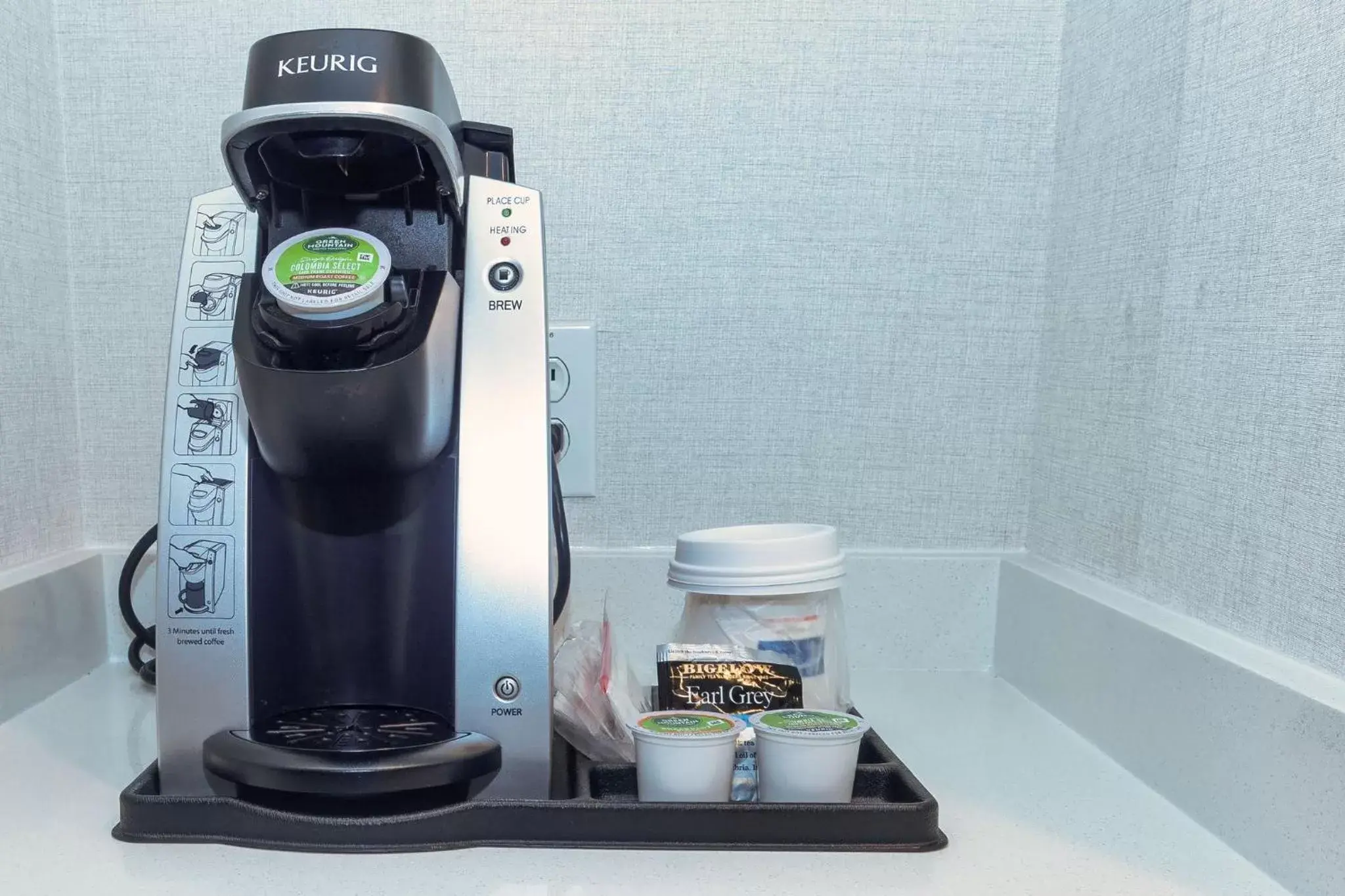 Standard King Room in Holiday Inn Express Boston - Saugus by IHG Standard King Room in Holiday Inn Express Boston - Saugus by IHG