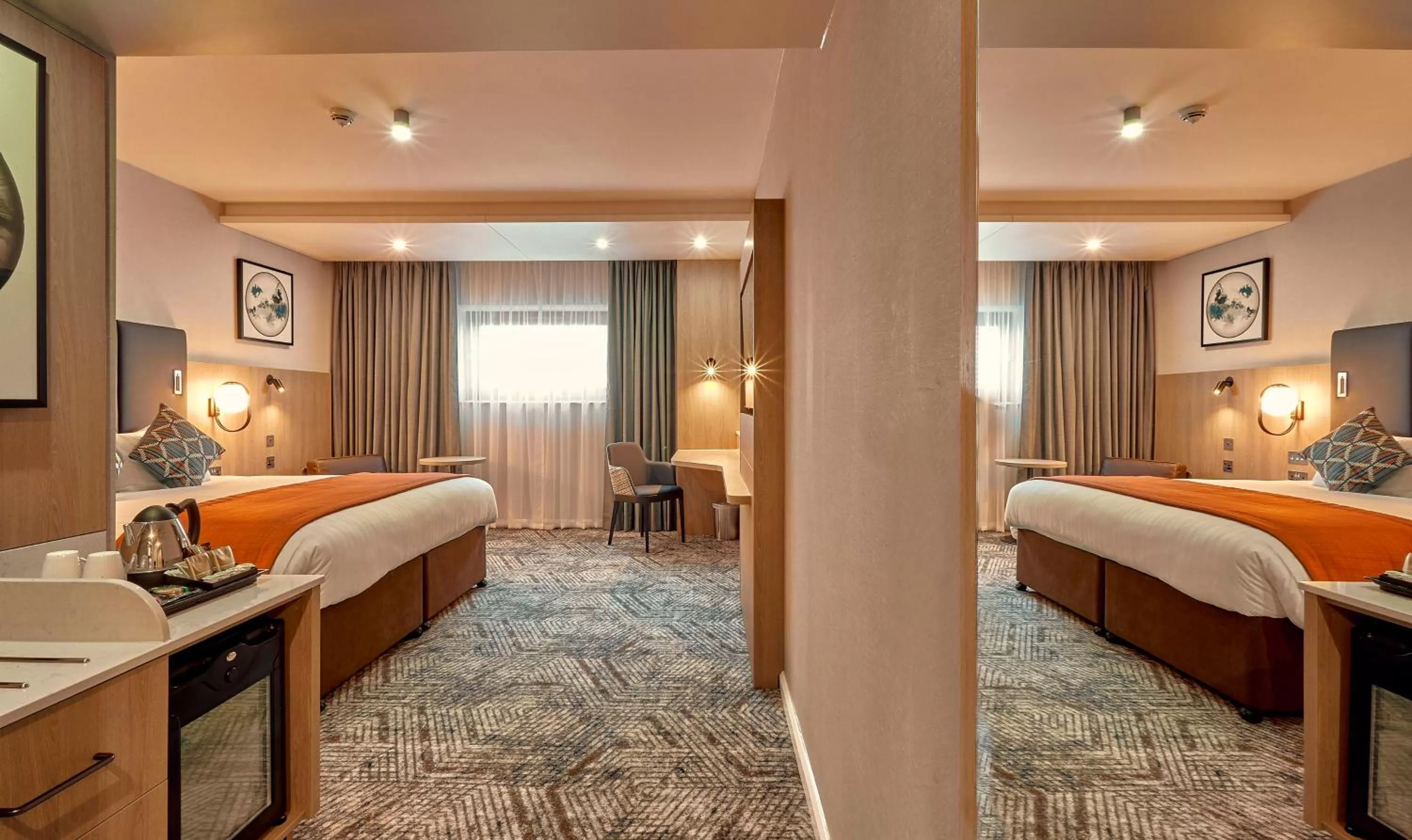 Photo of the whole room, Bed in Crowne Plaza Reading