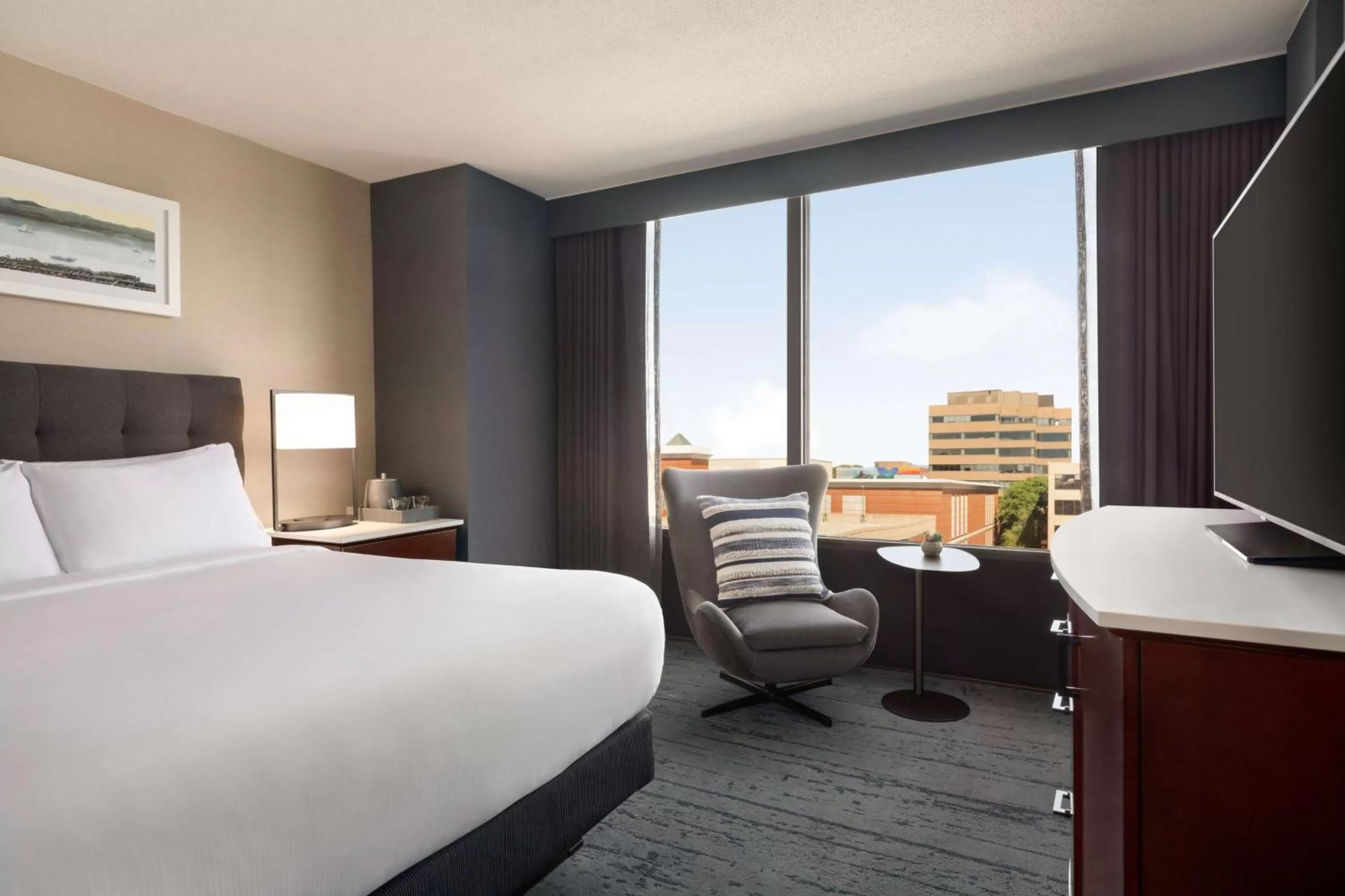 Queen Room with City View in Hotel Champlain Burlington, Curio Collection by Hilton