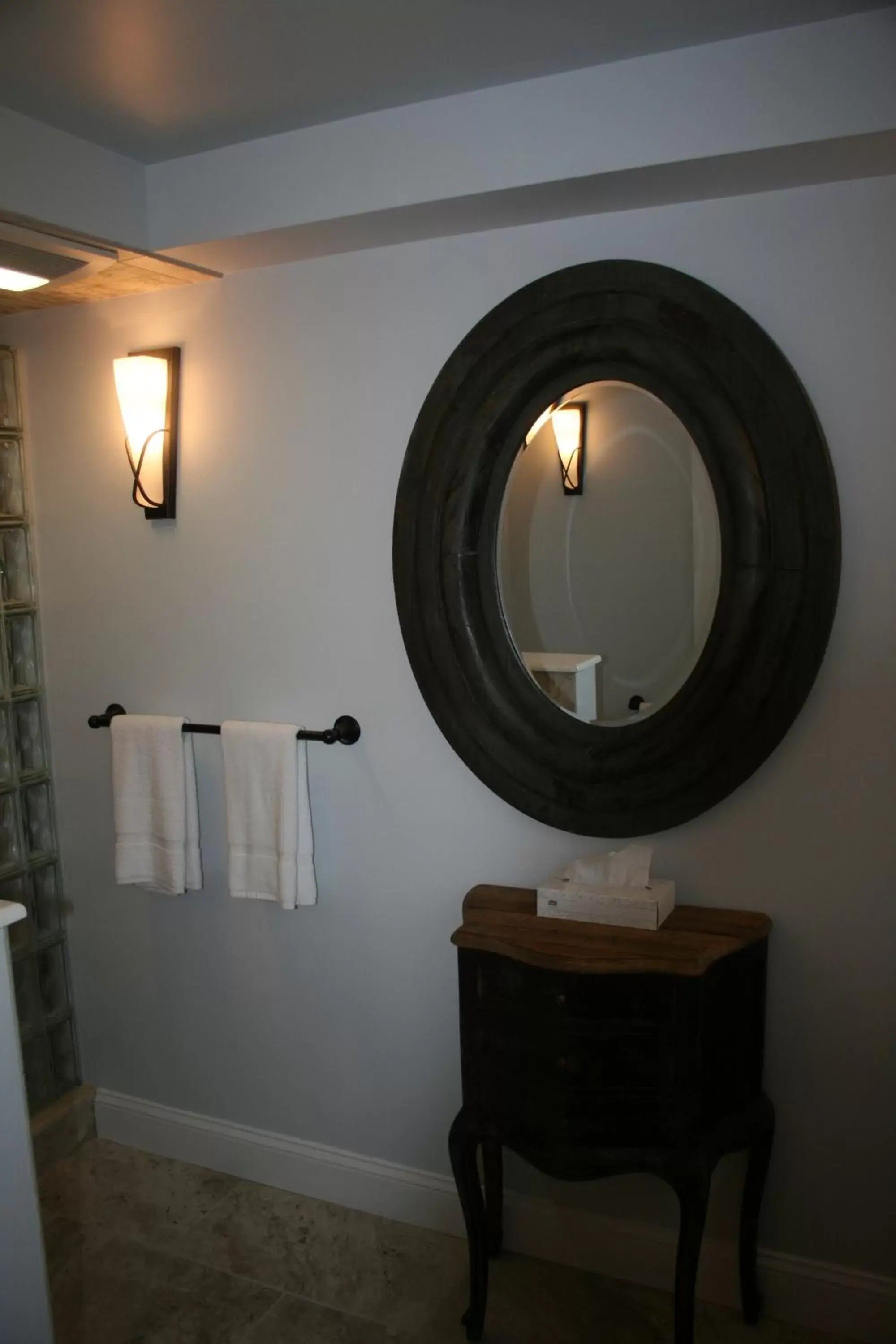 Bathroom in Shea's Riverside Inn & Motel