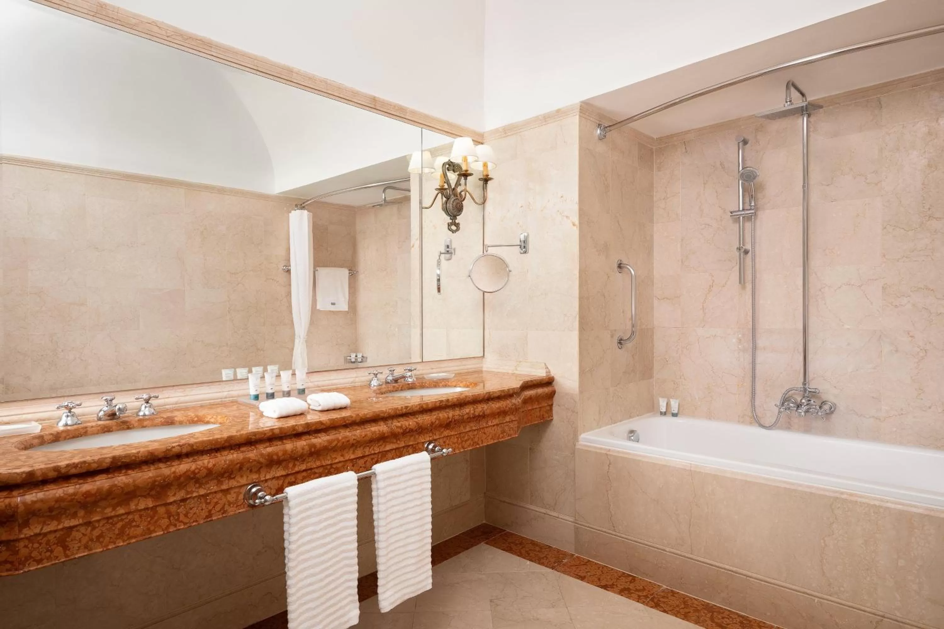 Junior Suite Arno, 1 Bedroom Junior Suite, Arno River view in The Westin Excelsior, Florence