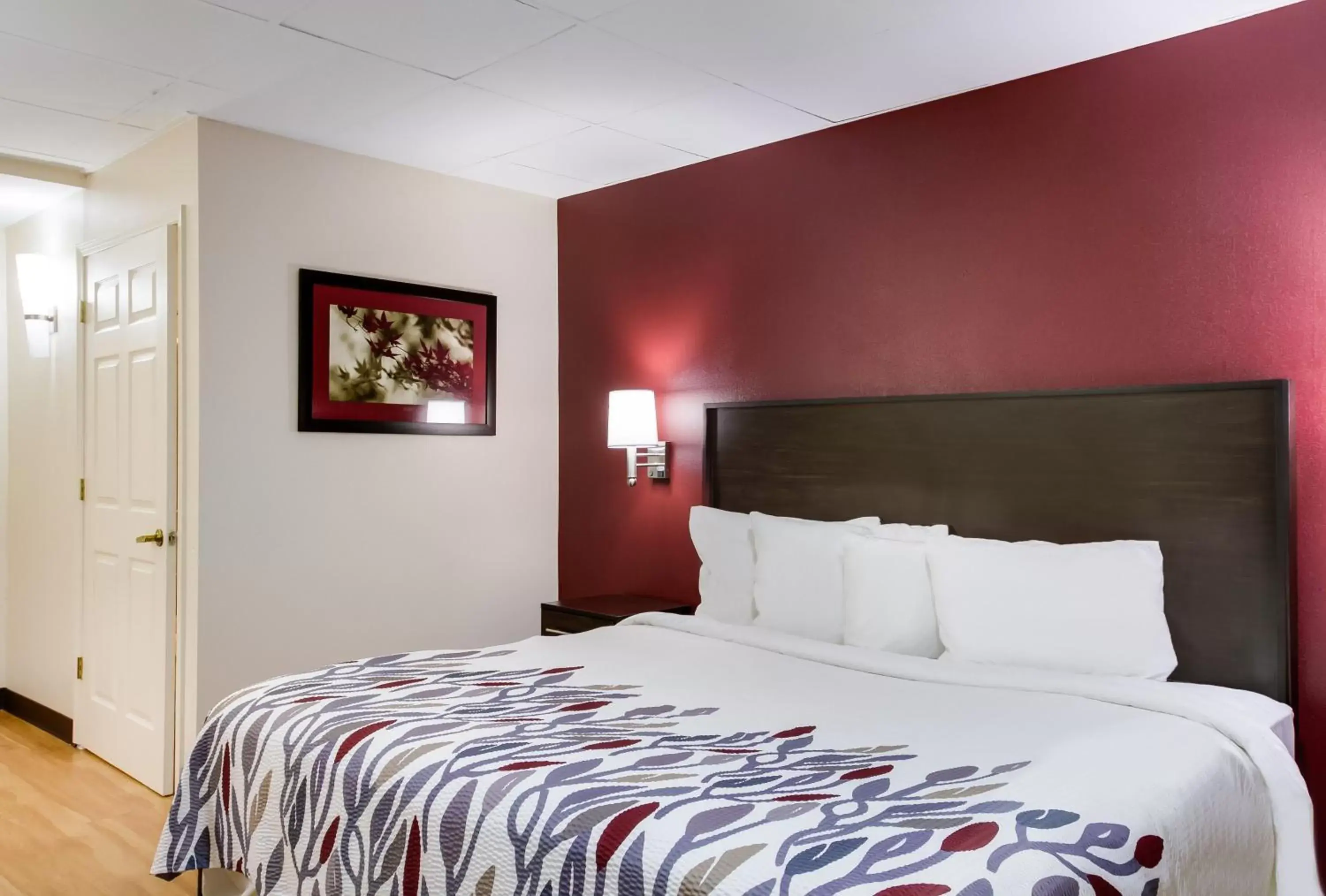 Photo of the whole room, Bed in Red Roof Inn York Downtown