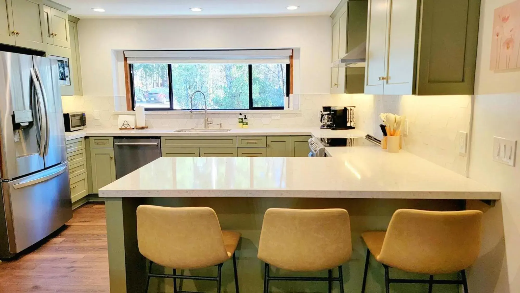 Kitchen/Kitchenette in Silver Pines Lodge