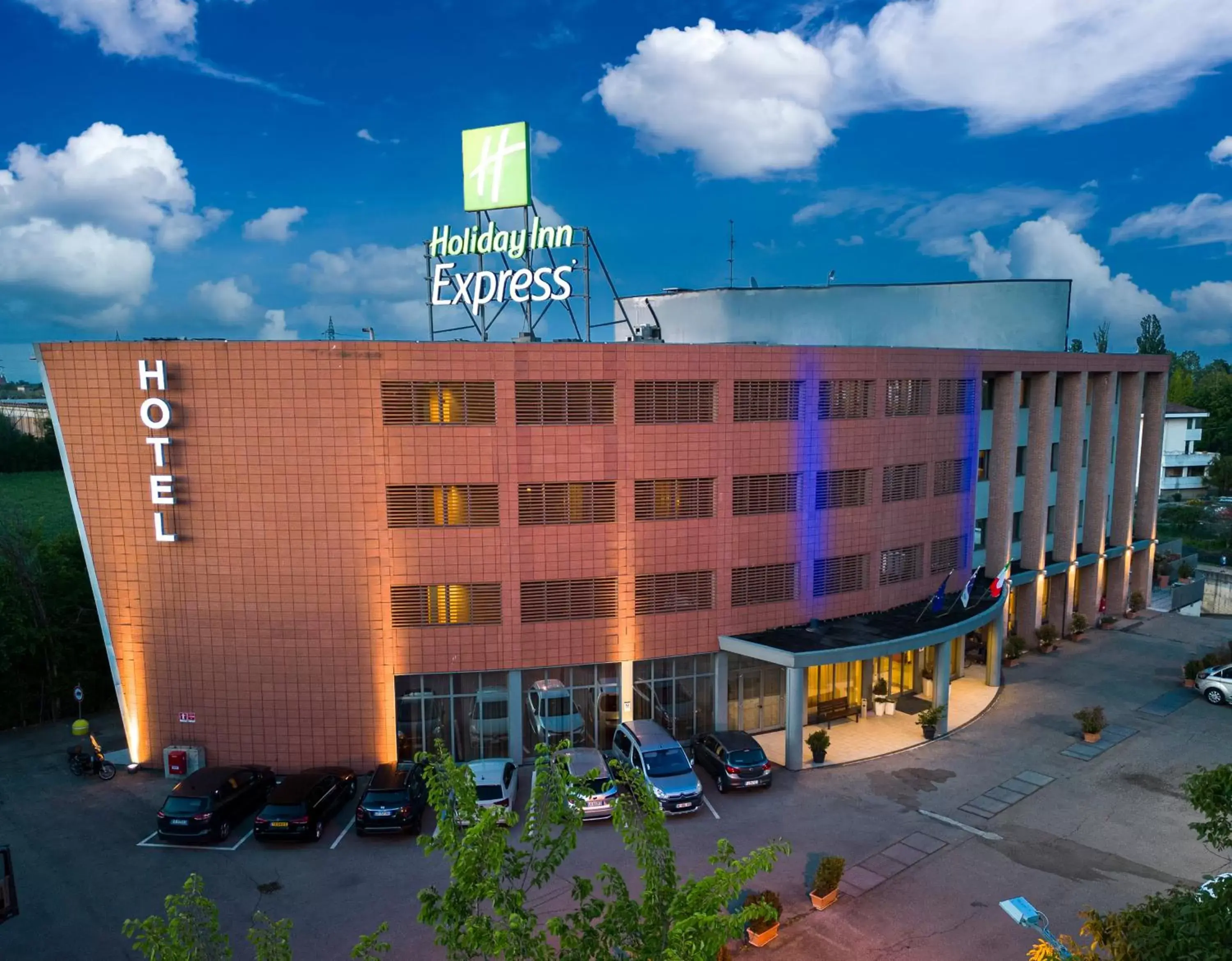 Property Building in Holiday Inn Express Parma, an IHG Hotel