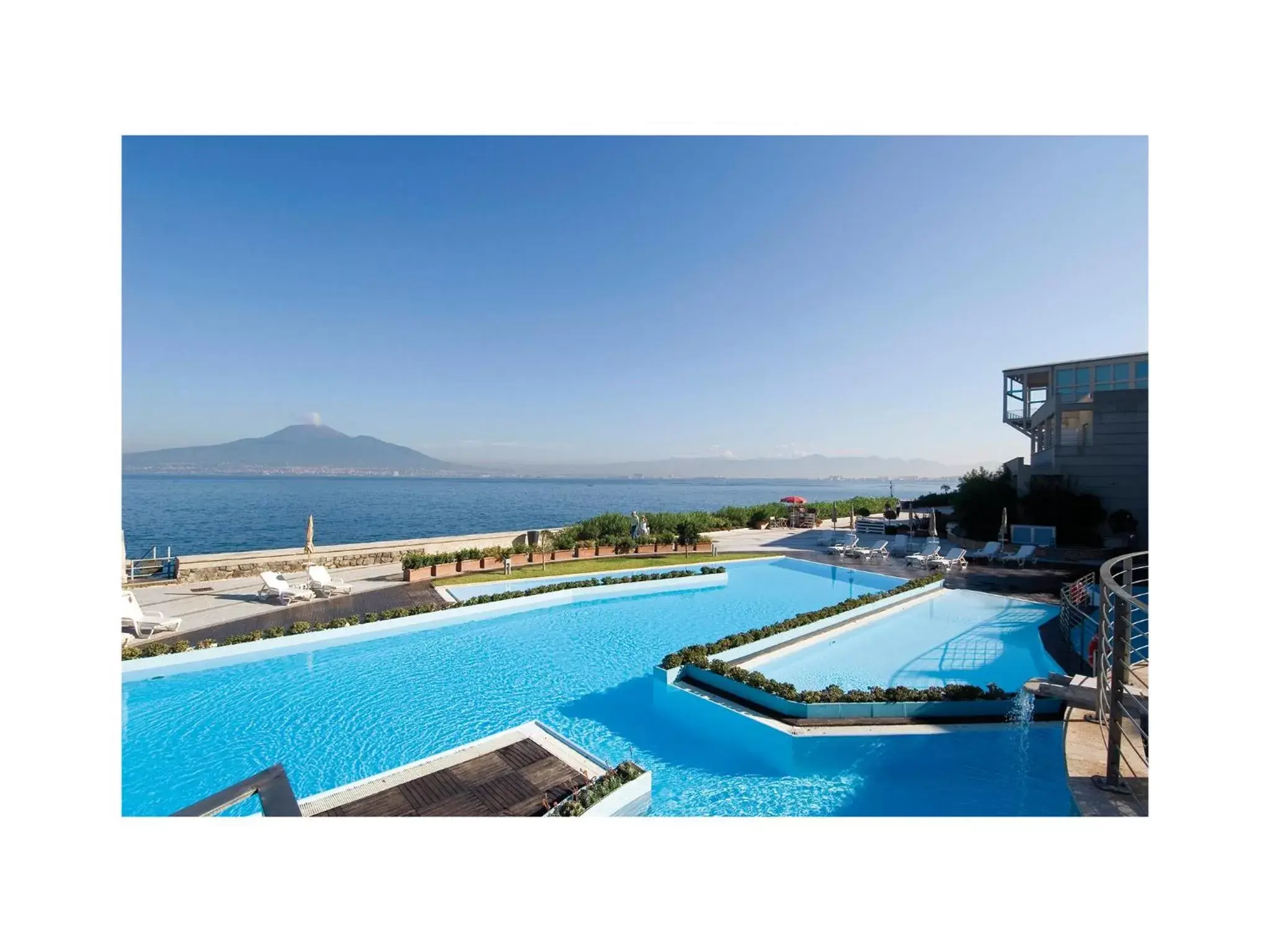 Swimming Pool in Towers Hotel Stabiae Sorrento Coast
