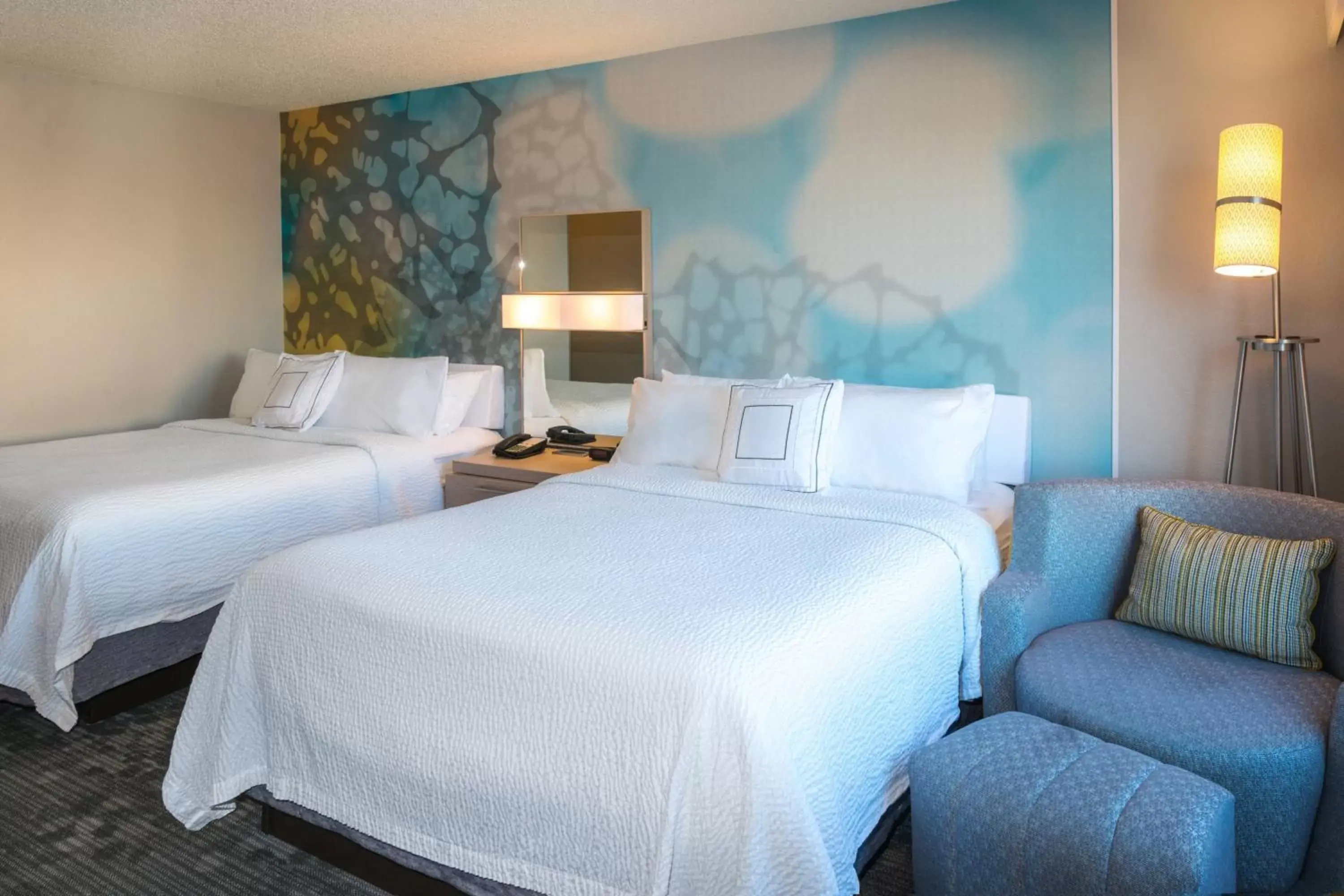 Photo of the whole room, Bed in Courtyard by Marriott Nashville at Opryland