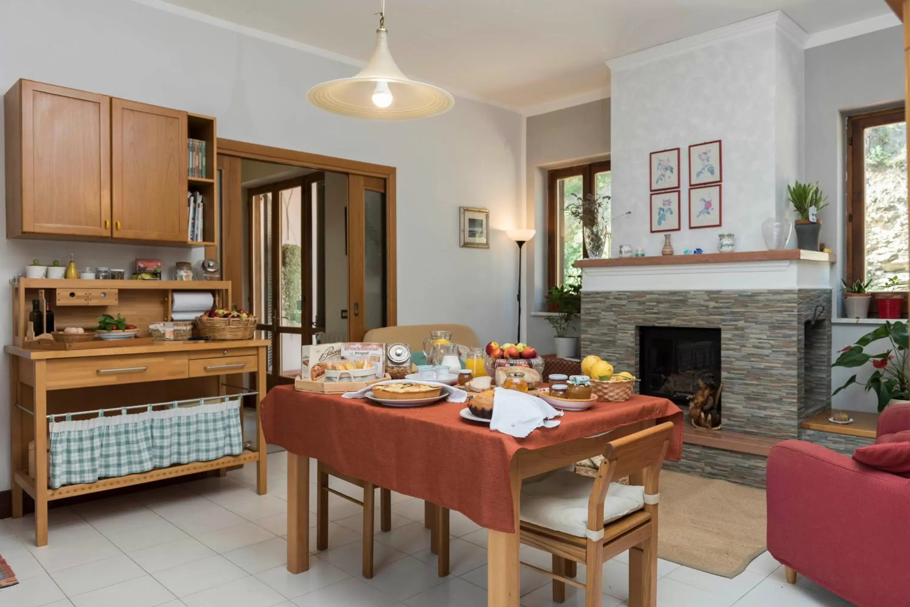 Communal lounge/ TV room, Restaurant/Places to Eat in B&B Albachiara Casa di Campagna