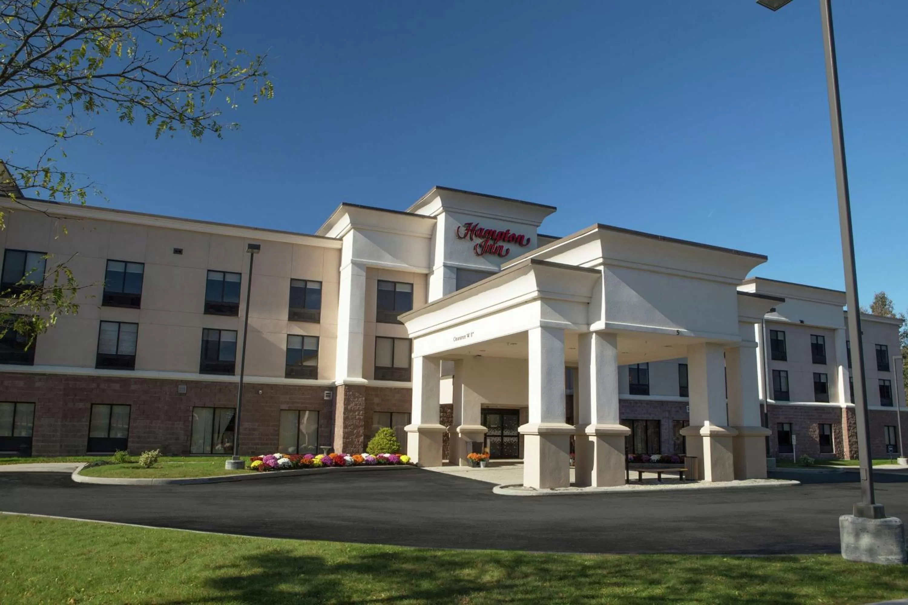 Property building in Hampton Inn Bennington