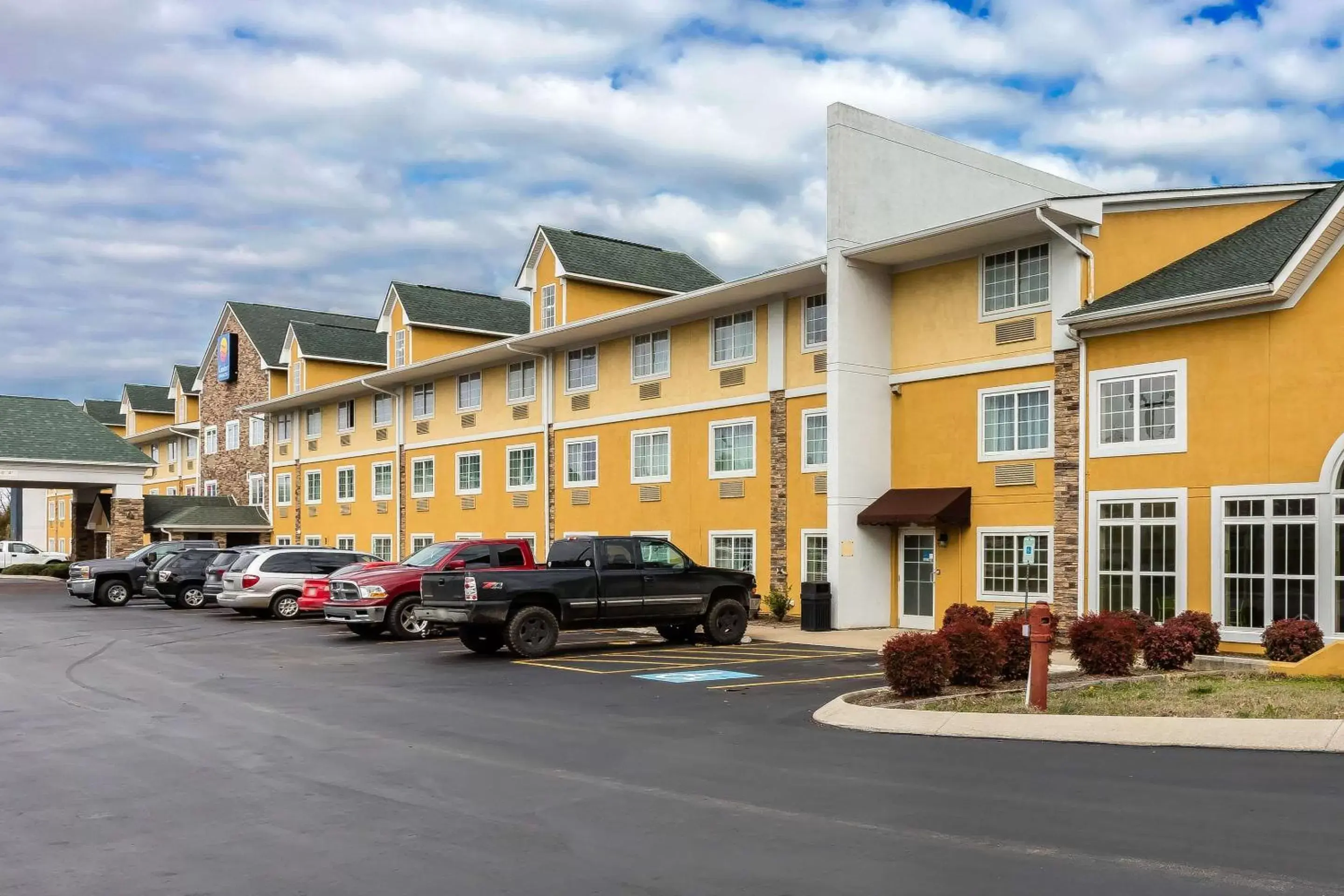 Property Building in Comfort Inn & Suites Nashville-Antioch