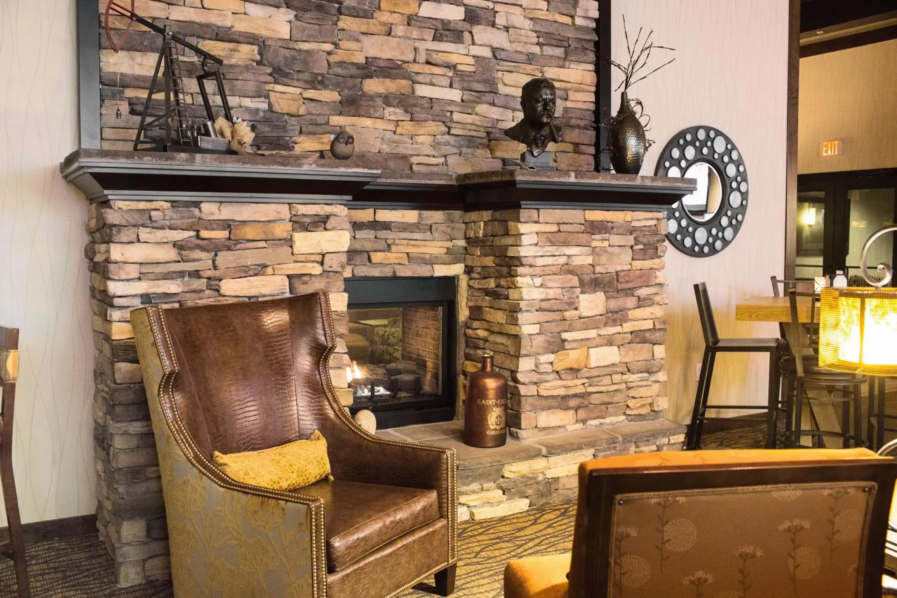 Lobby or reception in Teddy's Residential Suites Watford City