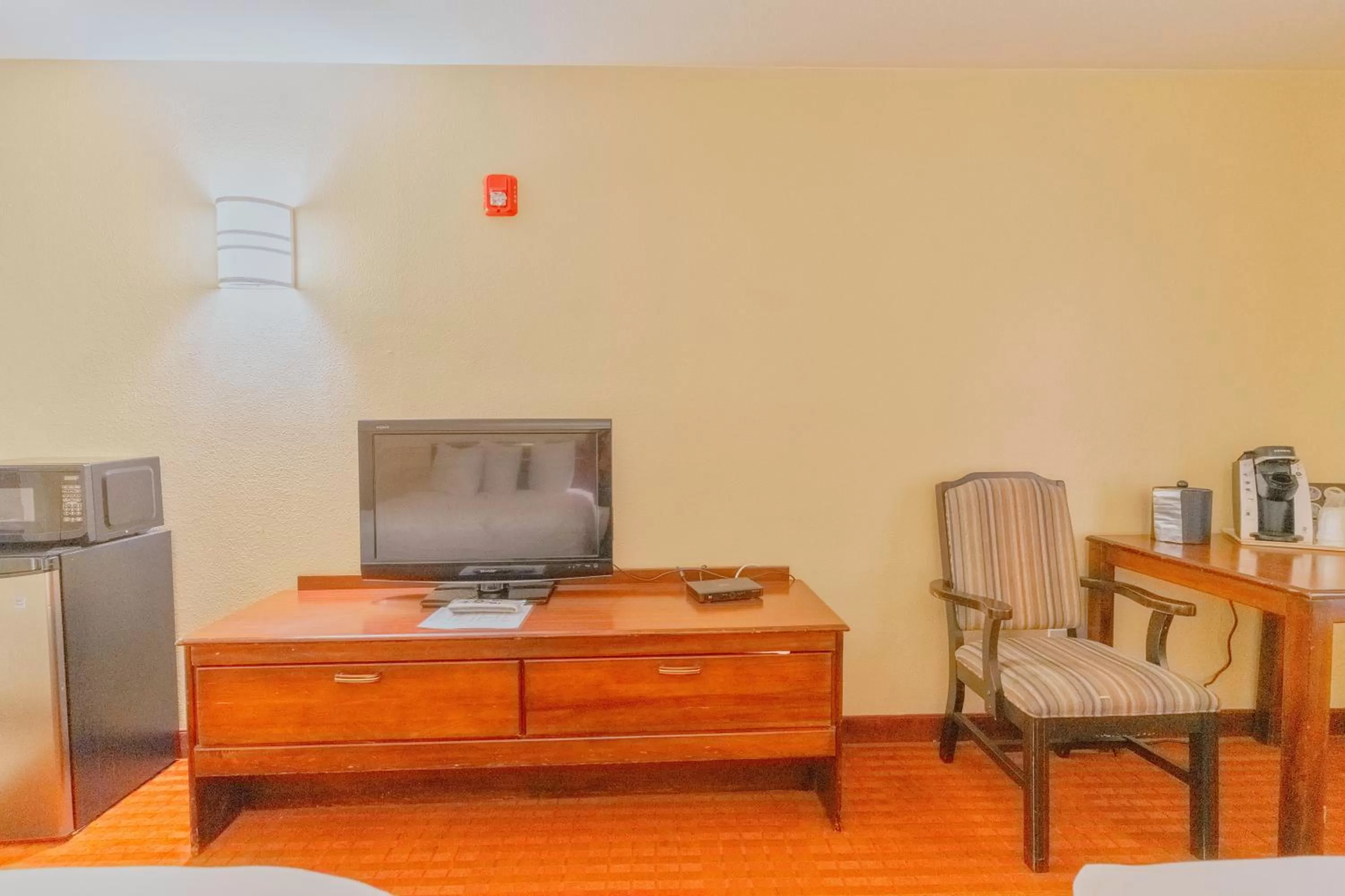 TV and multimedia in The Monarch Inn