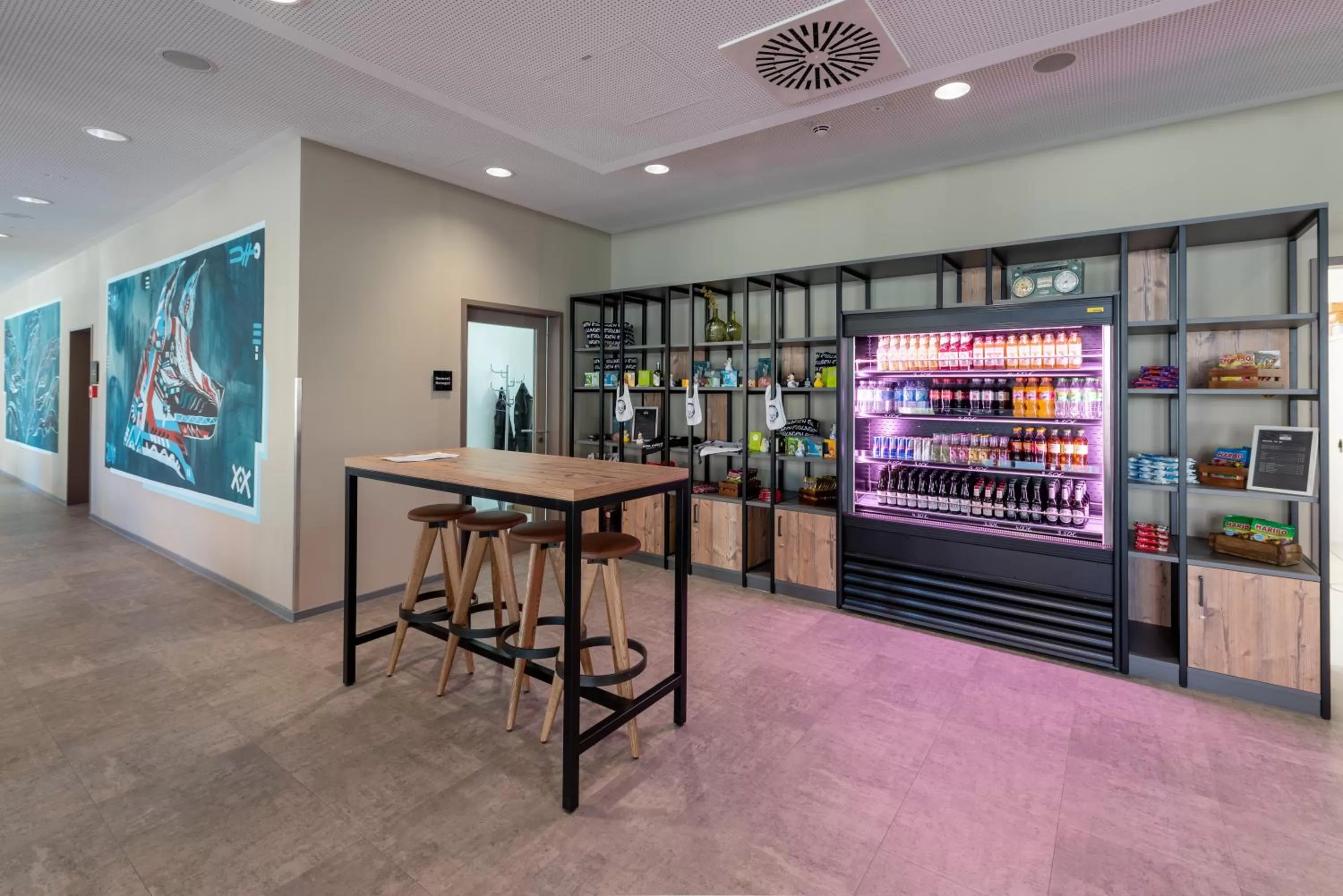 Lounge or bar in Holiday Inn - the niu, Timber Esslingen by IHG