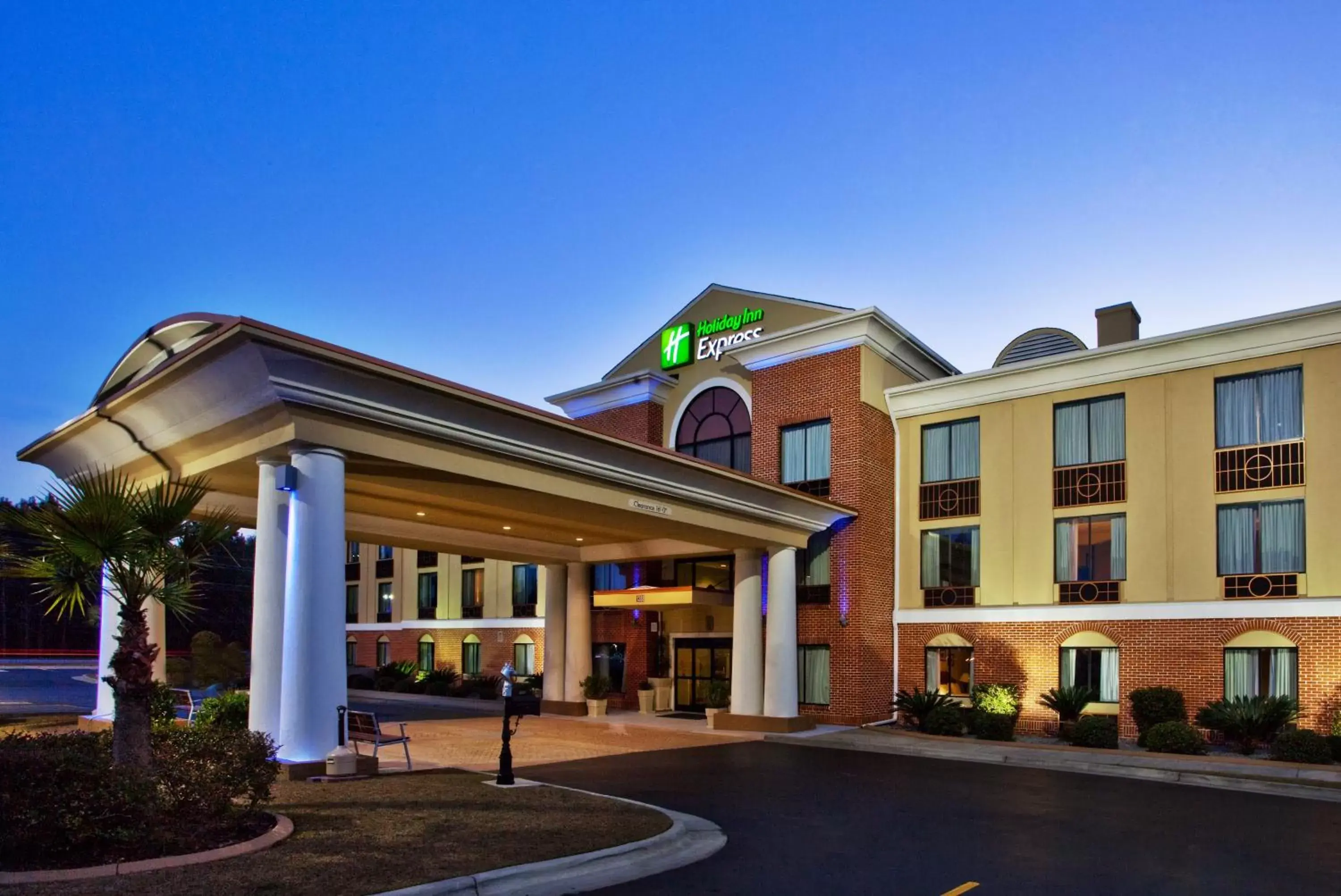 Property Building in Holiday Inn Express Hotel & Suites Hinesville, an IHG Hotel