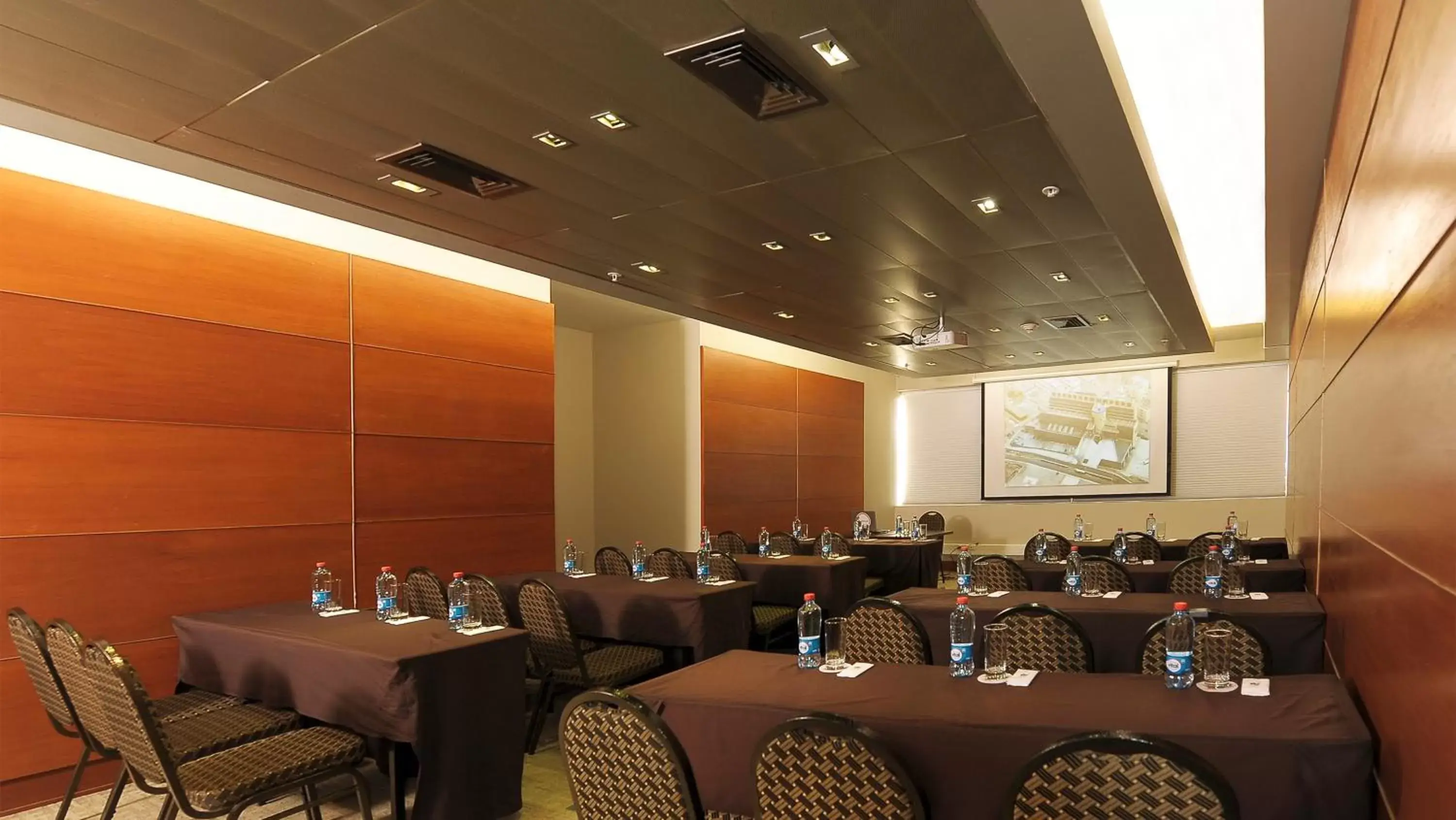 Business facilities, Restaurant/Places to Eat in Enjoy Antofagasta