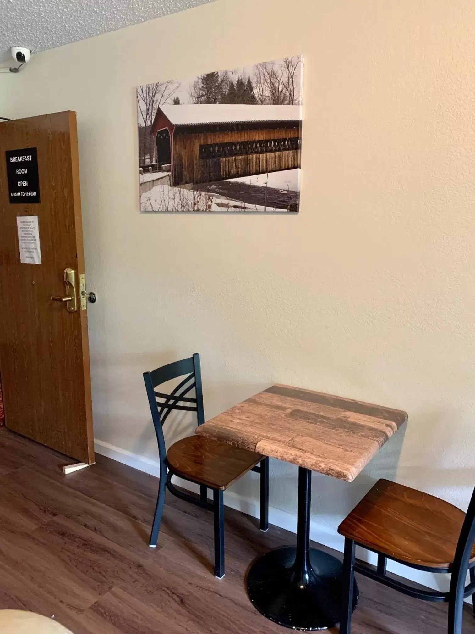 Breakfast in The Covered Bridge Inn Breakfast in The Covered Bridge Inn