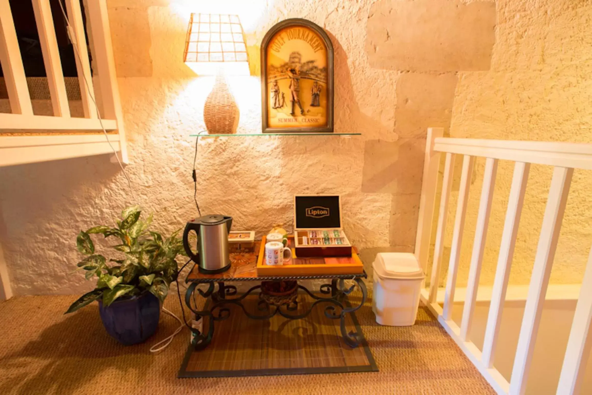 Coffee/tea facilities, Kitchen/Kitchenette in Chambres d'hôtes La Ferme du Grand Launay