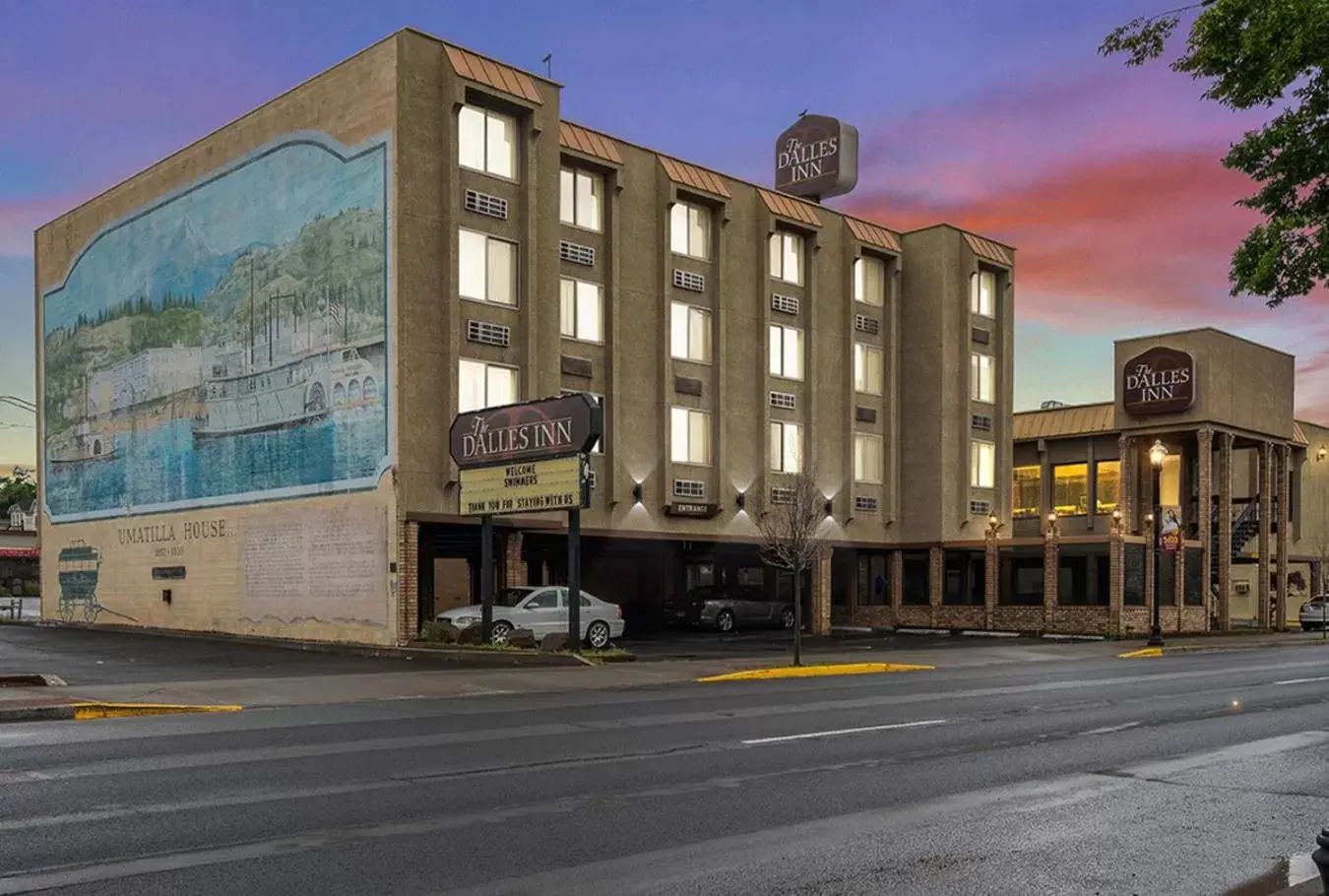 Property Building in The Dalles Inn