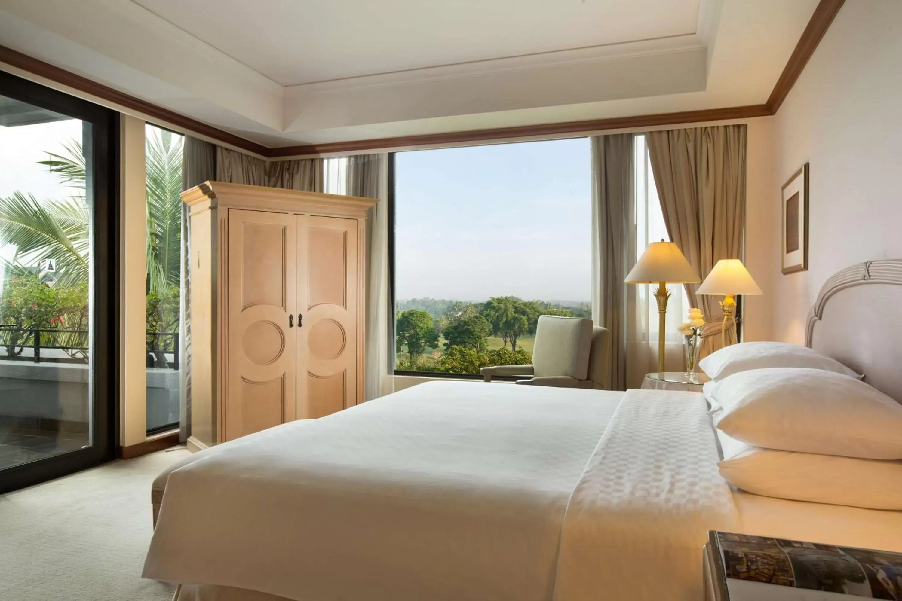 Photo of the whole room, Bed in Hyatt Regency Yogyakarta Photo of the whole room, Bed in Hyatt Regency Yogyakarta