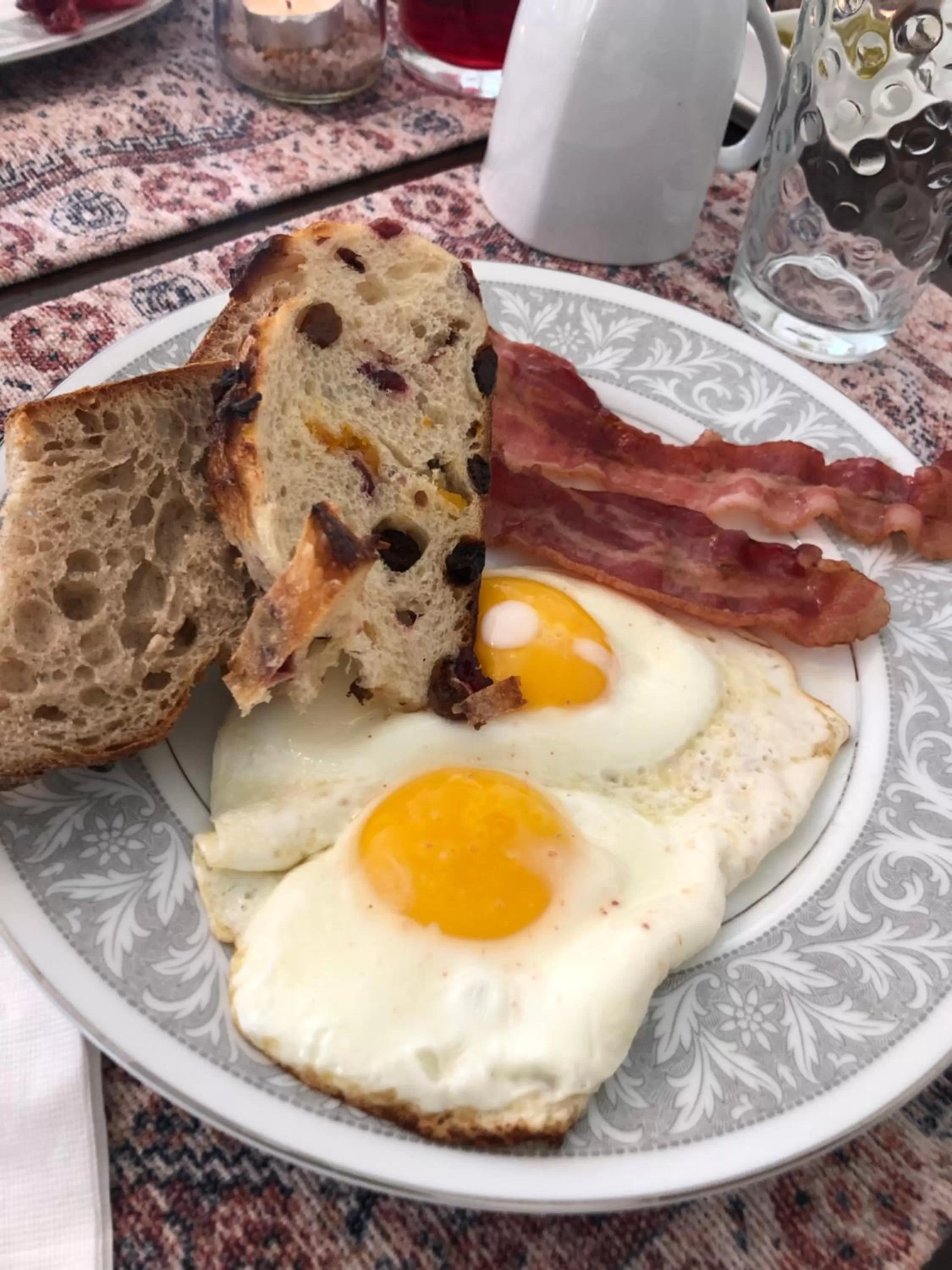 Food and drinks in Frederick William House