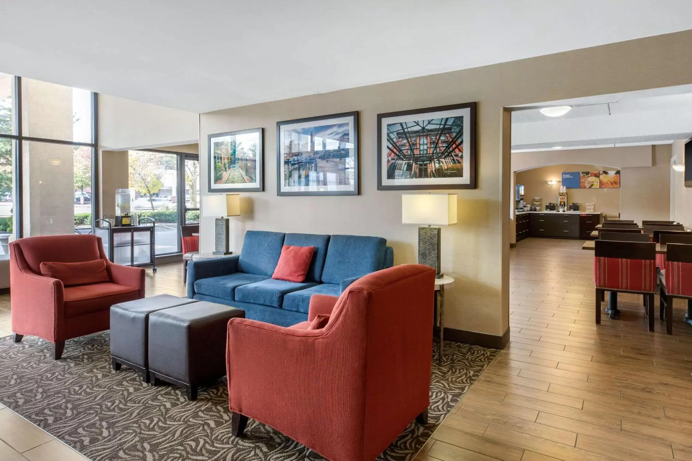 Lobby or reception, Seating Area in Comfort Inn Boston