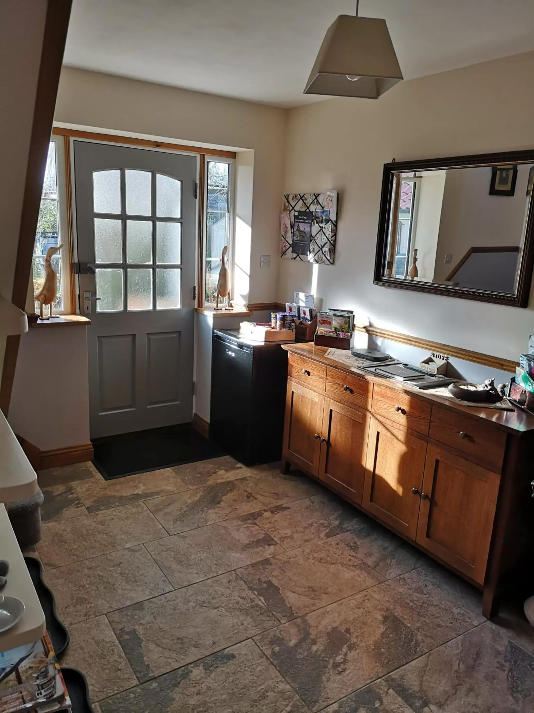 Kitchen/Kitchenette in White Cottage B and B