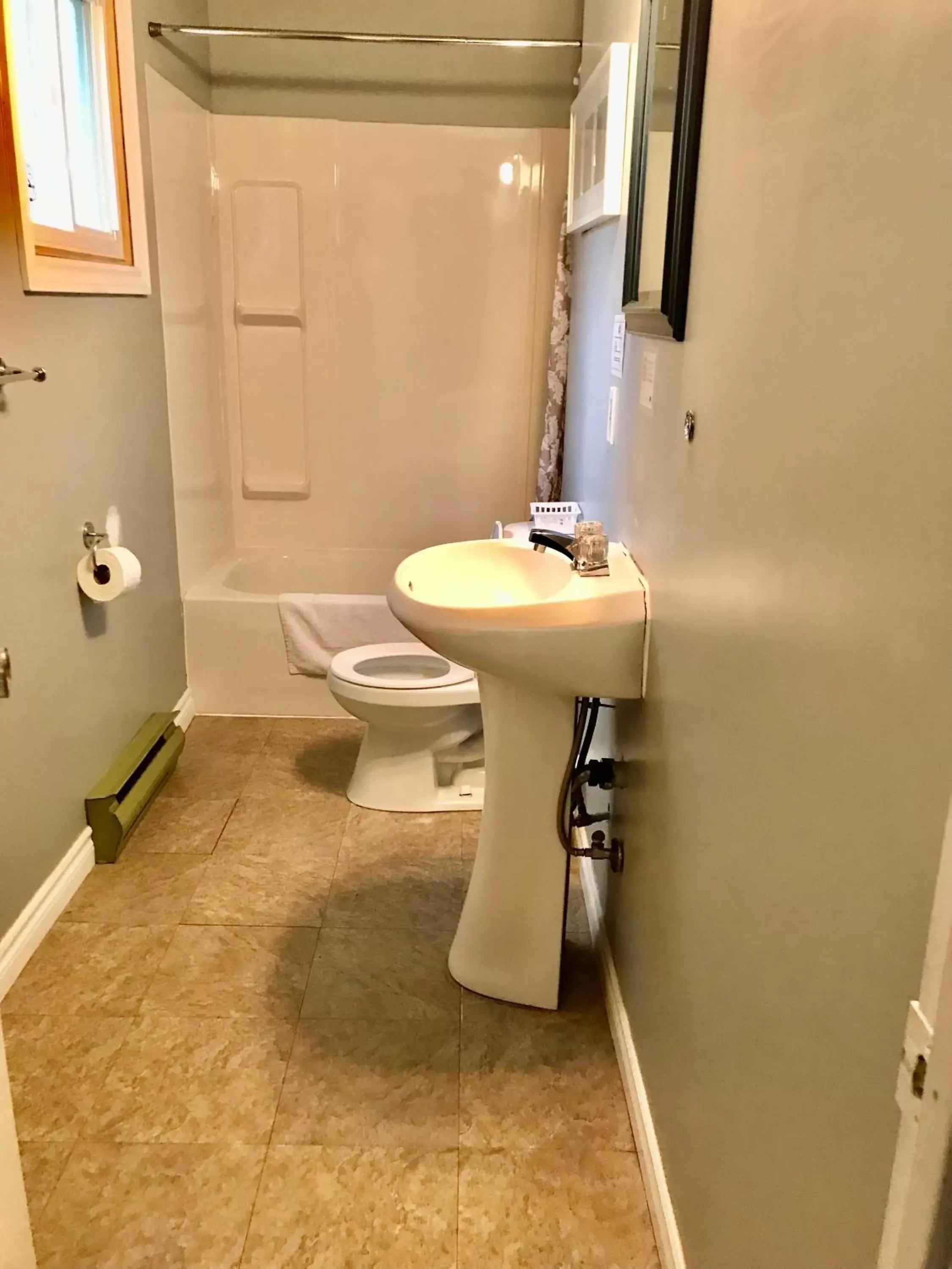 Bath, Bathroom in Hush Lodge and Cottages