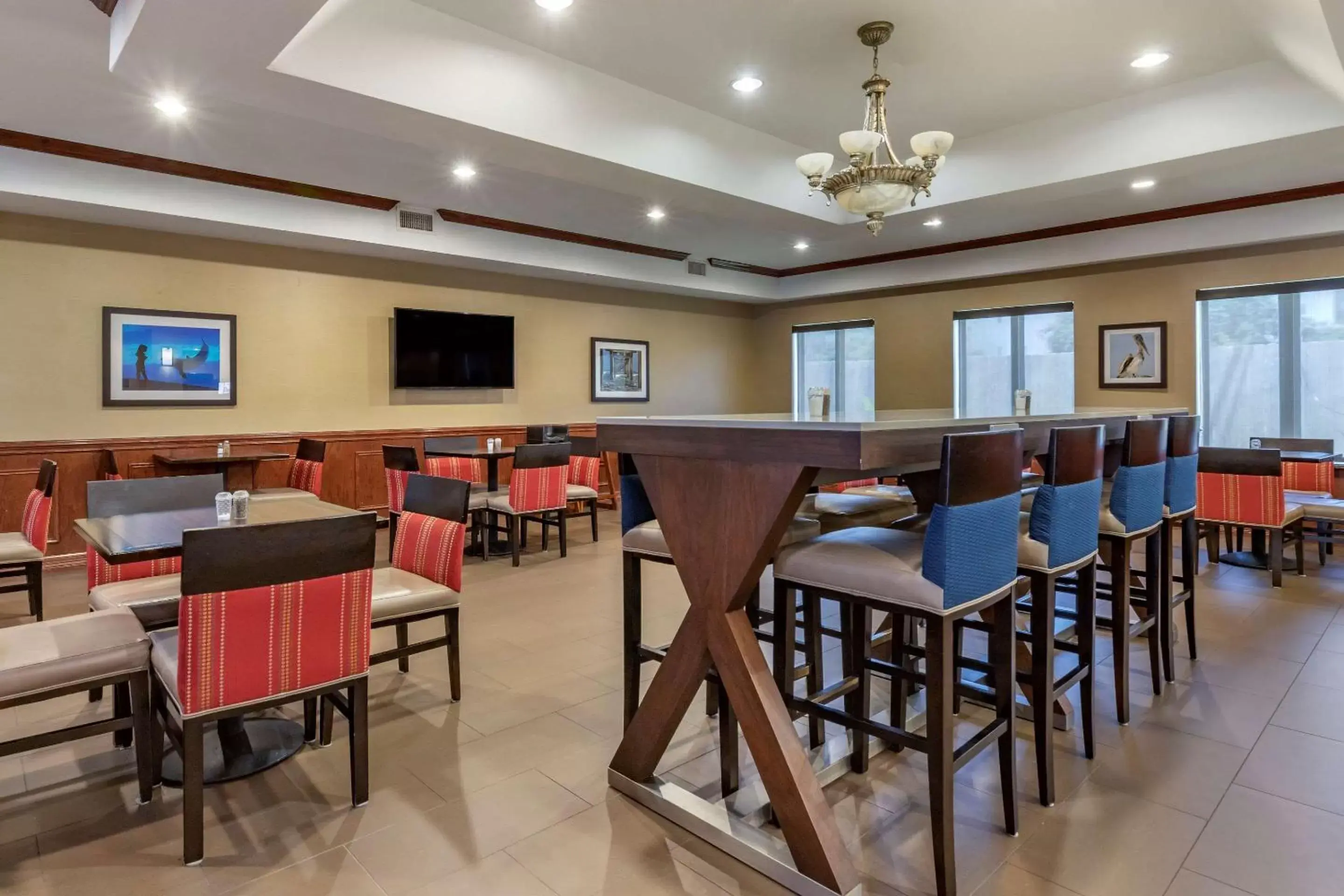 Restaurant/Places to Eat in Comfort Suites Near Texas A&M Corpus Christi