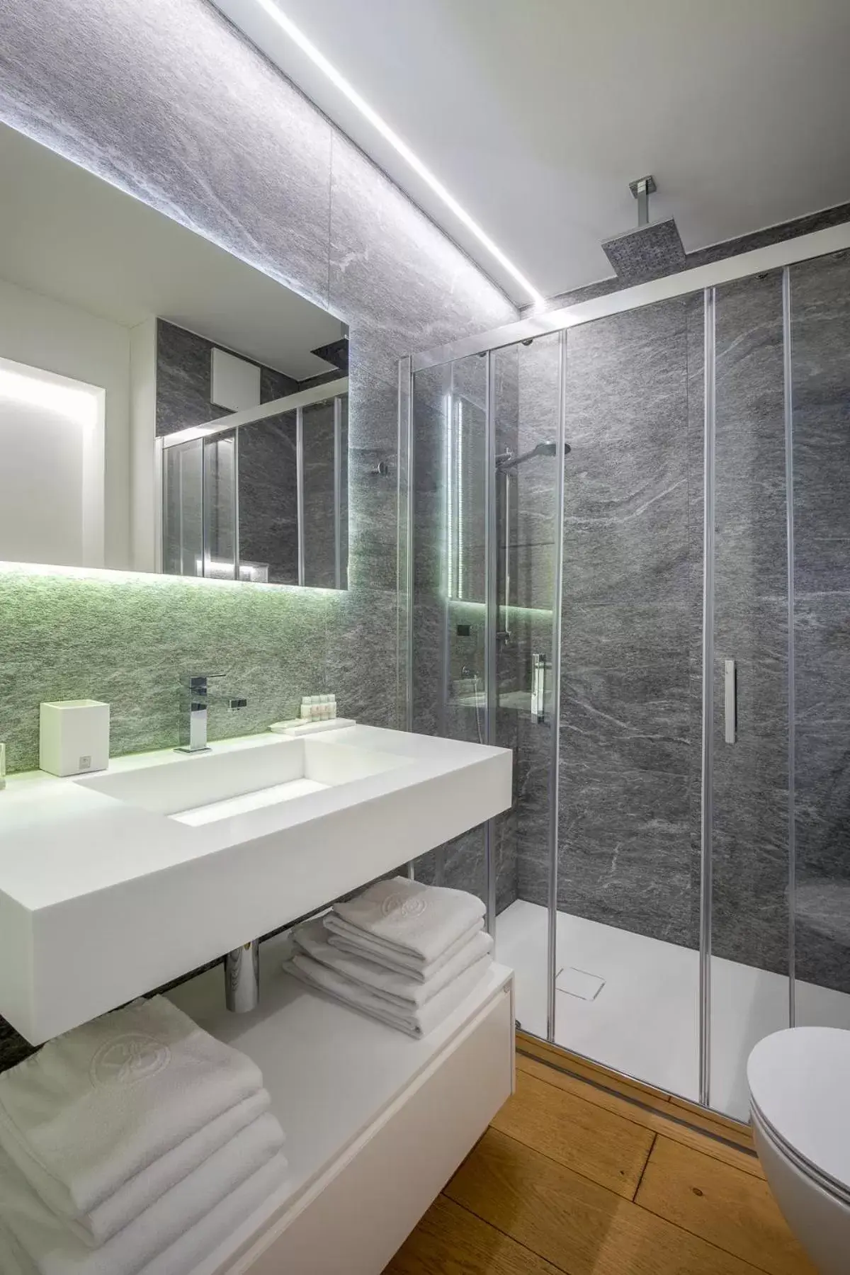 Shower, Bathroom in Sasso Boretto, Luxury Holiday Apartments