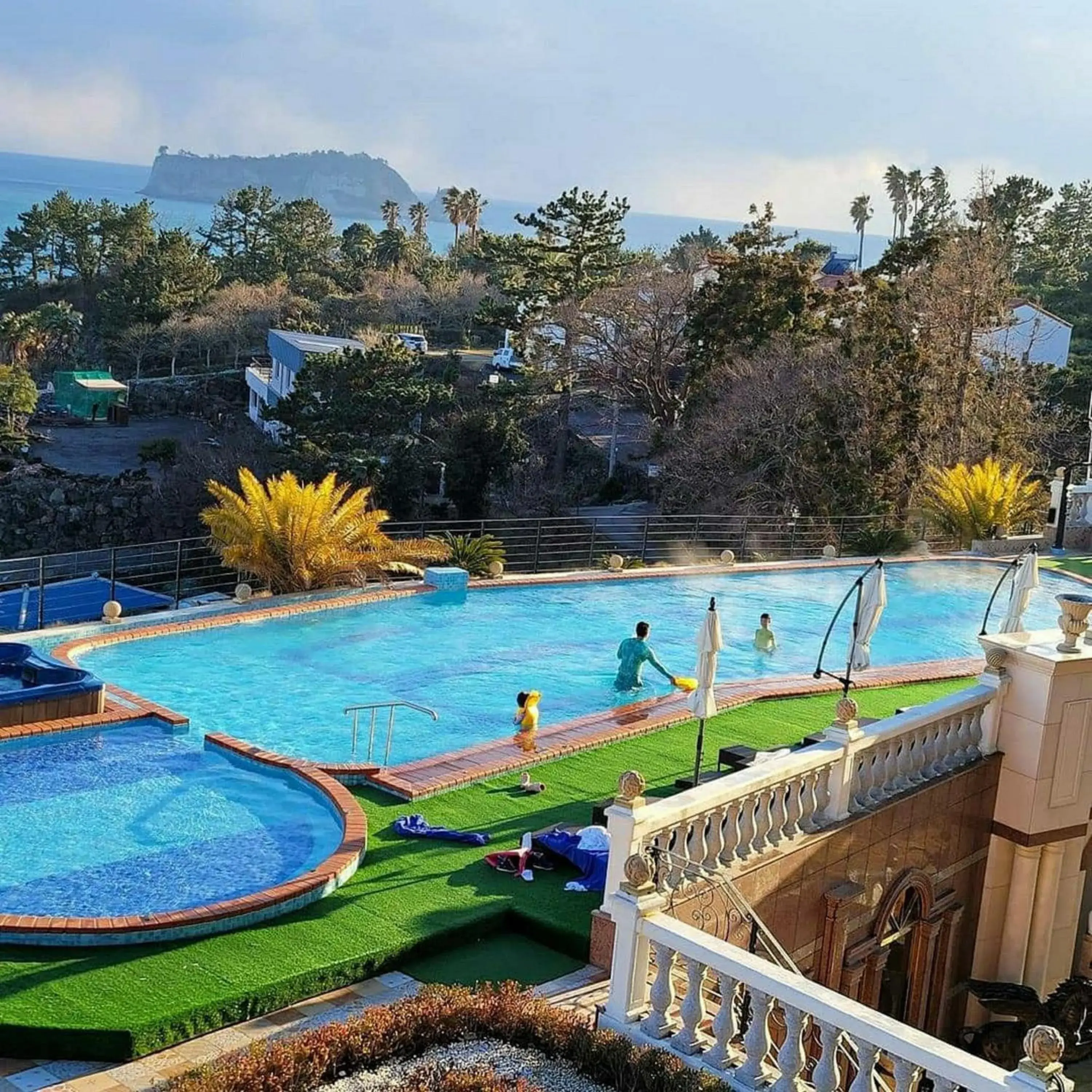Swimming Pool in GoldOne Hotel & Suites