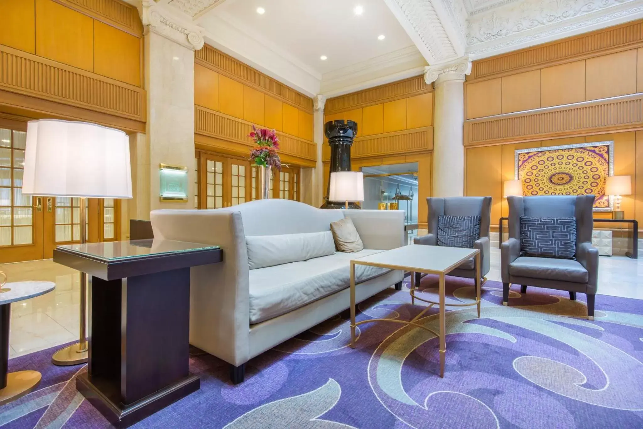 Lobby or reception, Seating Area in The Omni King Edward Hotel