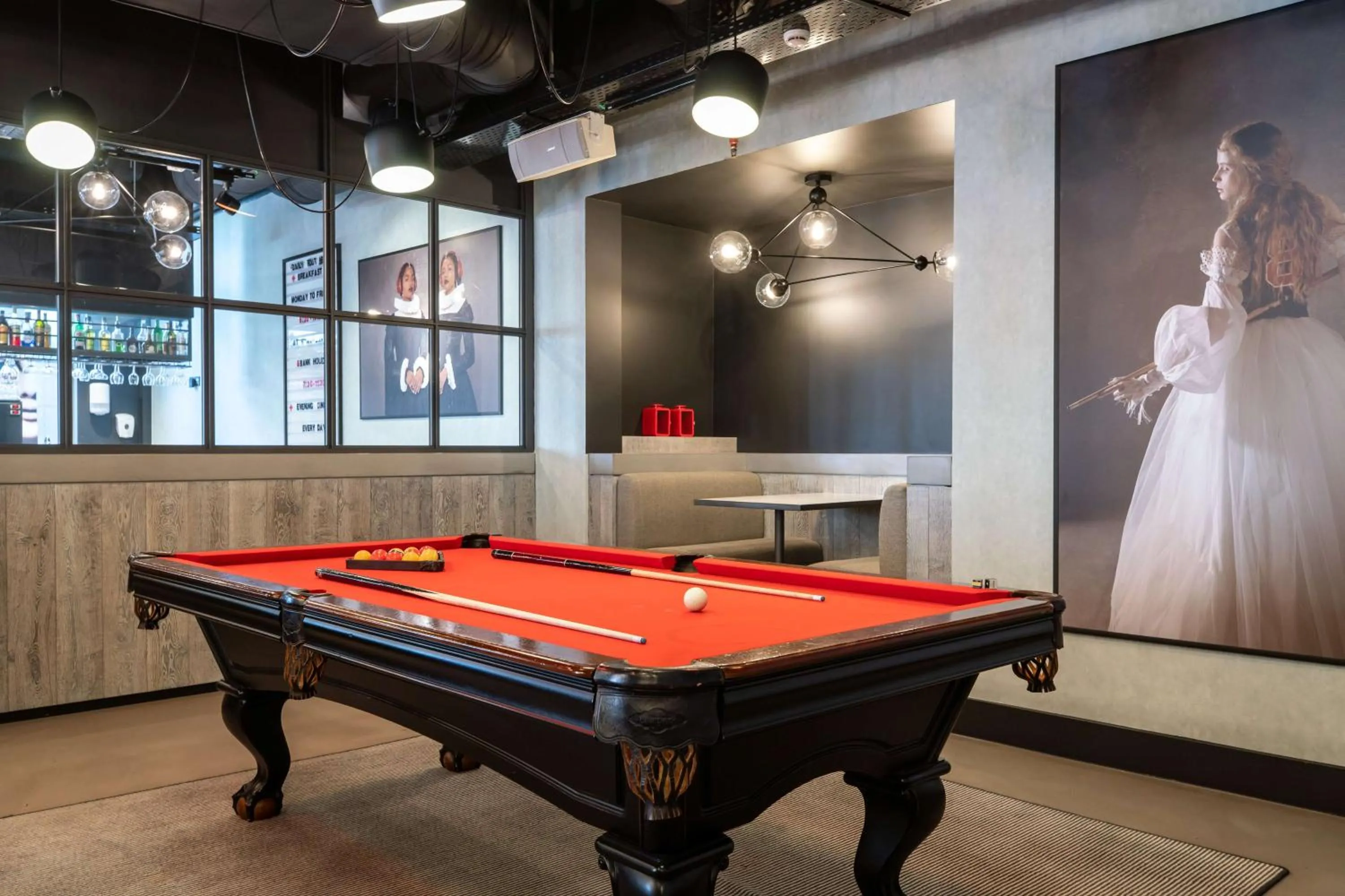 Lounge or bar in Radisson RED Brussels