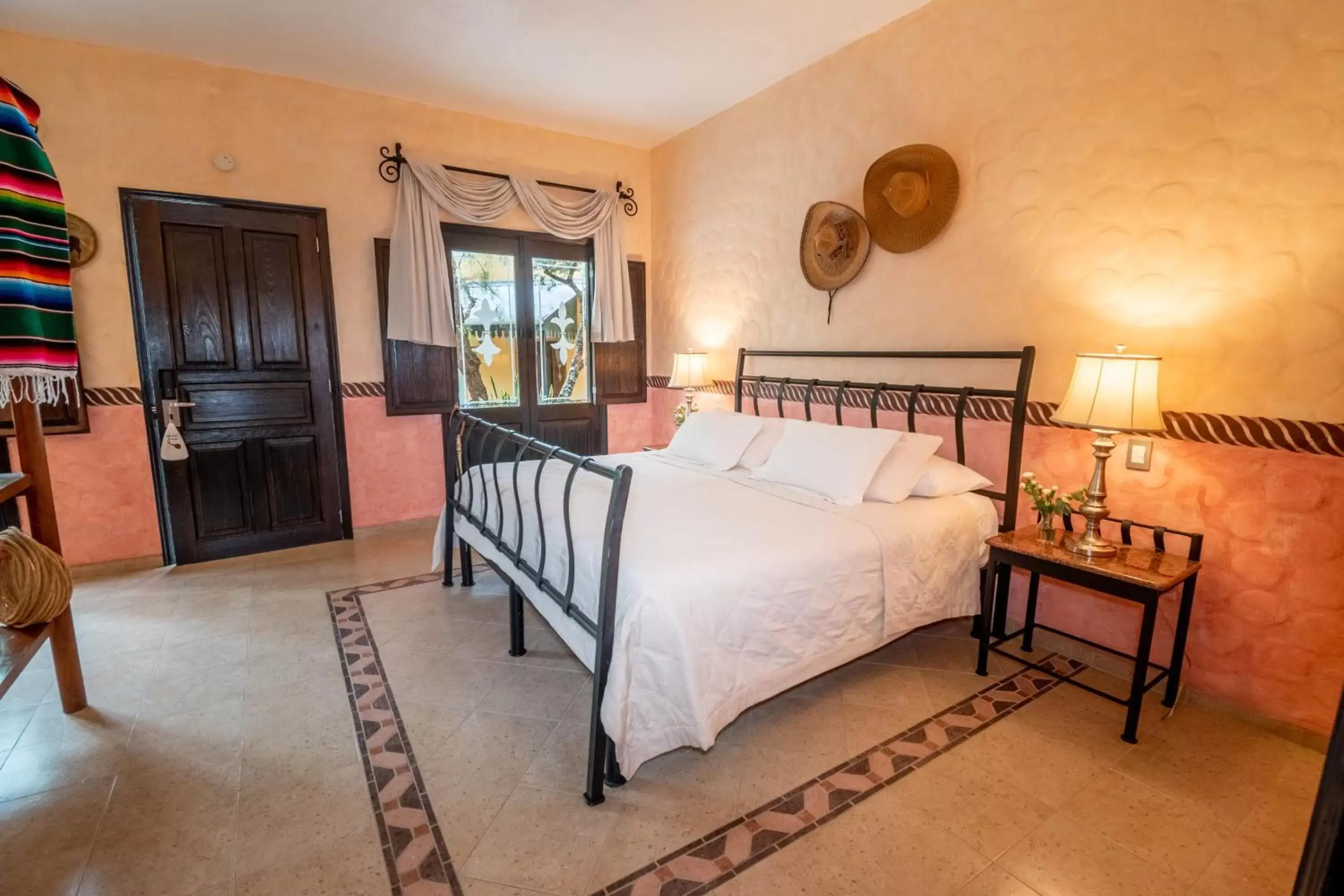 Photo of the whole room, Bed in Quinta Las Acacias Hotel Boutique