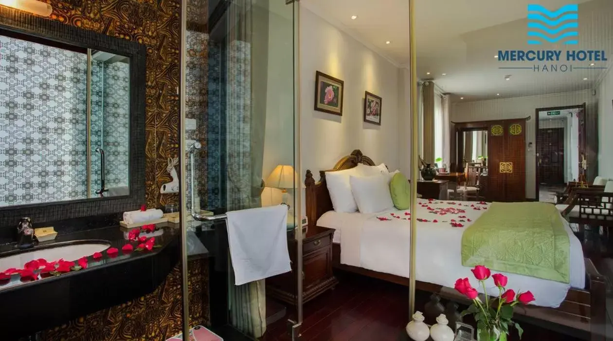 Photo of the whole room, Bed in Mercury Central Hotel Hanoi Photo of the whole room, Bed in Mercury Central Hotel Hanoi