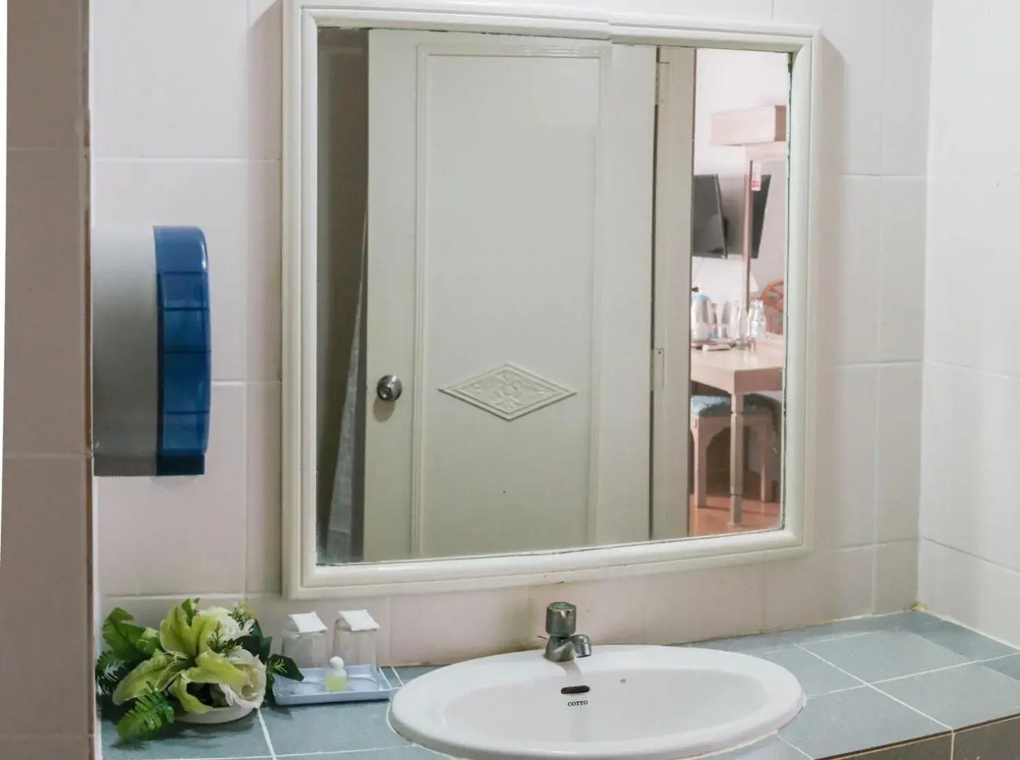 Bathroom in Green Palace Hotel