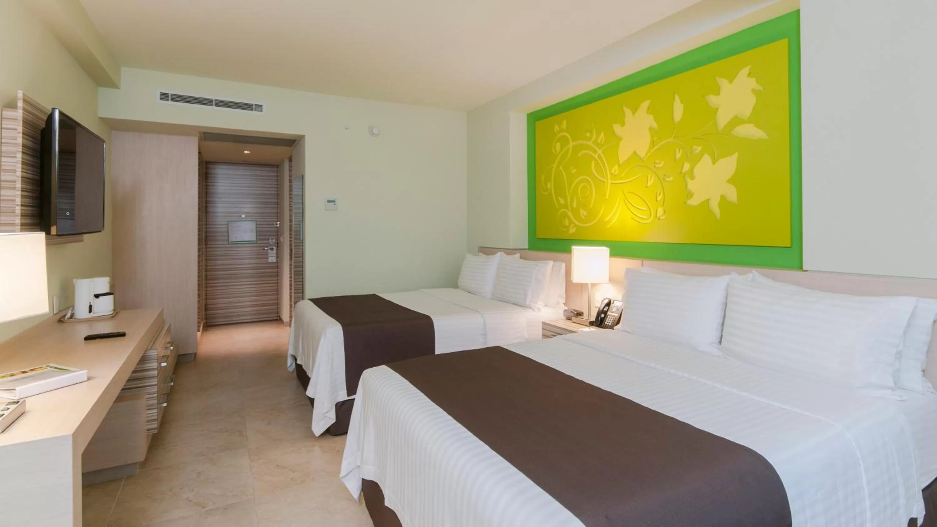 Photo of the whole room, Bed in Holiday Inn Coatzacoalcos by IHG