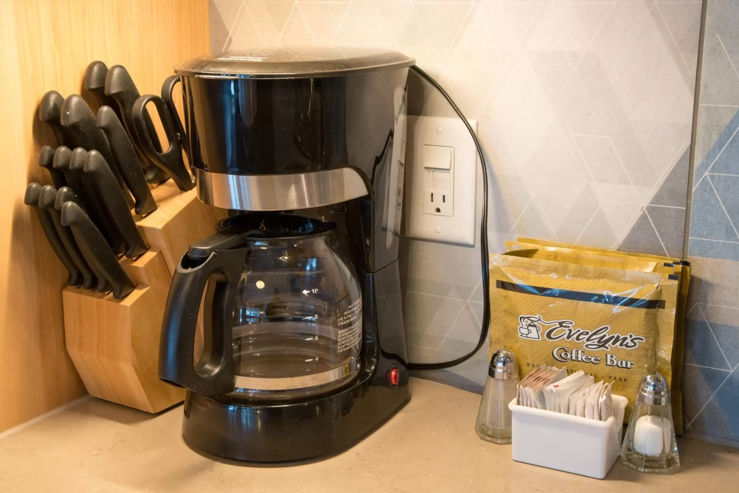 Coffee/Tea Facilities in Tunnel Mountain Resort