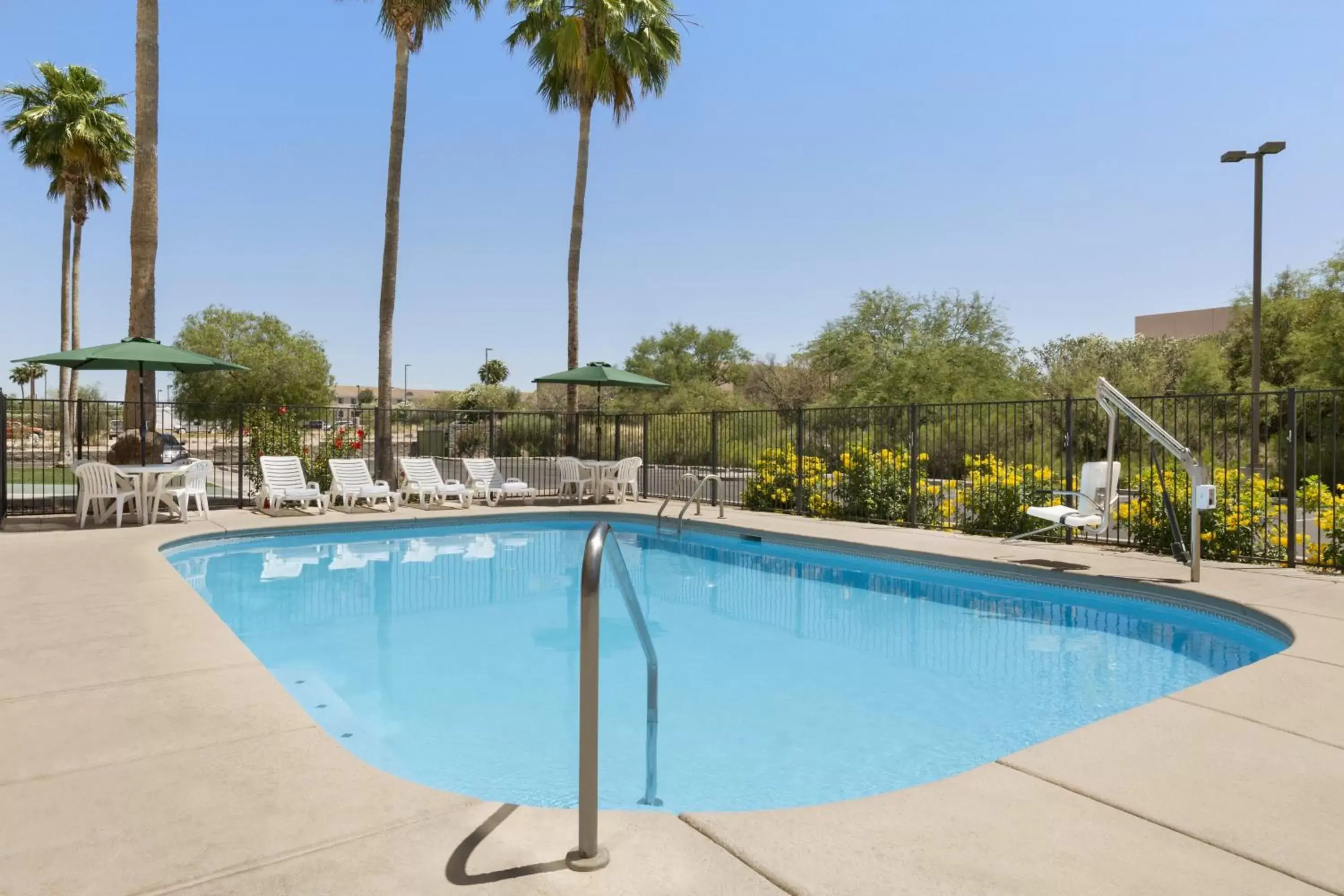 Swimming Pool in Country Inn & Suites by Radisson, Tucson Airport, AZ