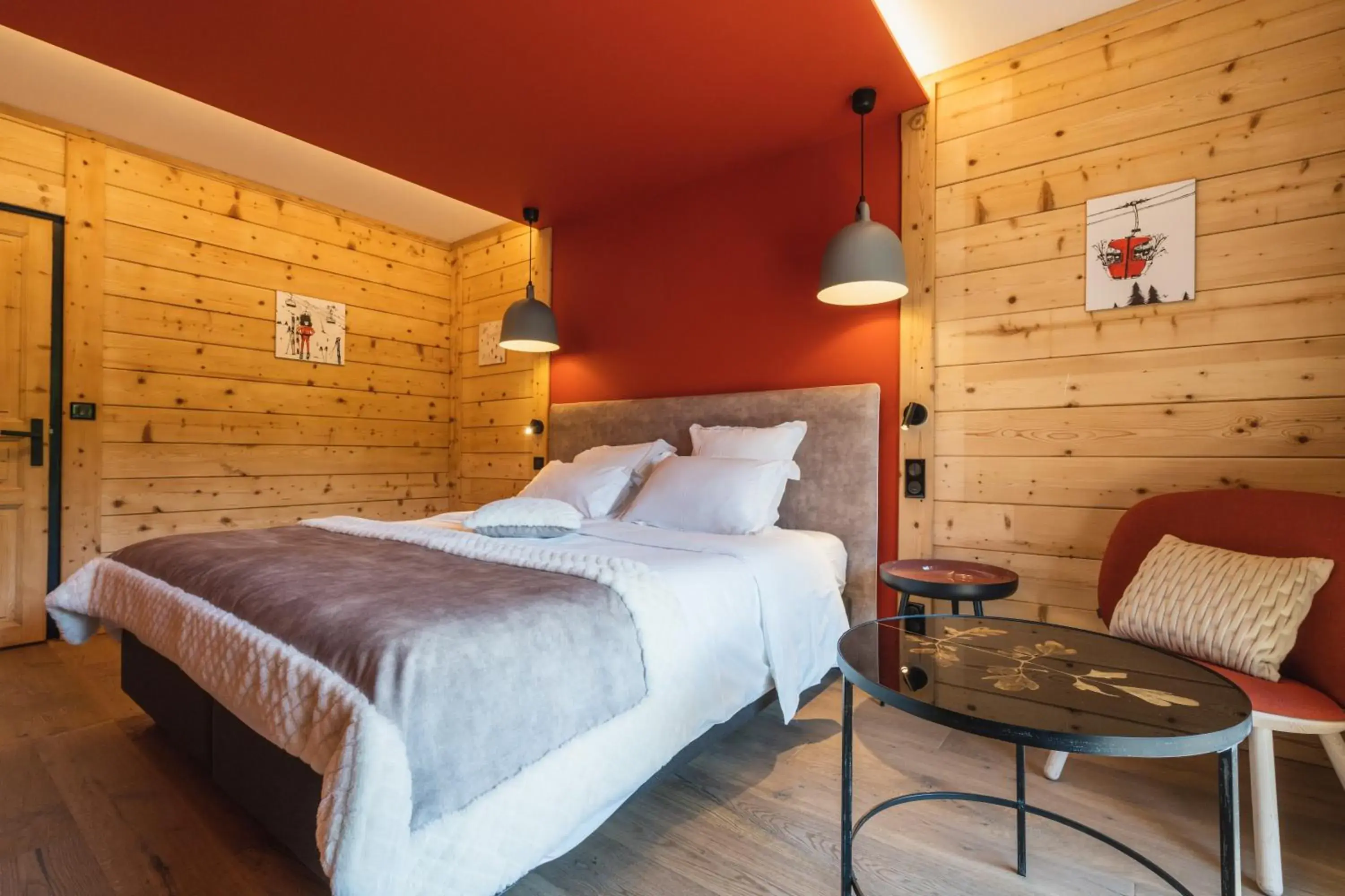 Bedroom, Bed in Chalet-Hotel La Marmotte, La Tapiaz & SPA, The Originals Relais (Hotel-Chalet de Tradition)