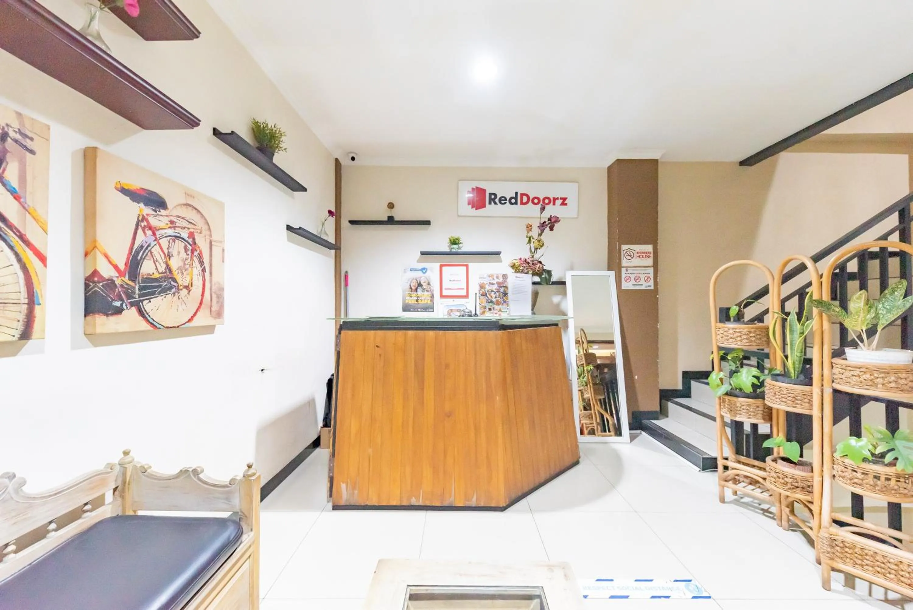 Lobby or reception in RedDoorz near Botani Square Mall