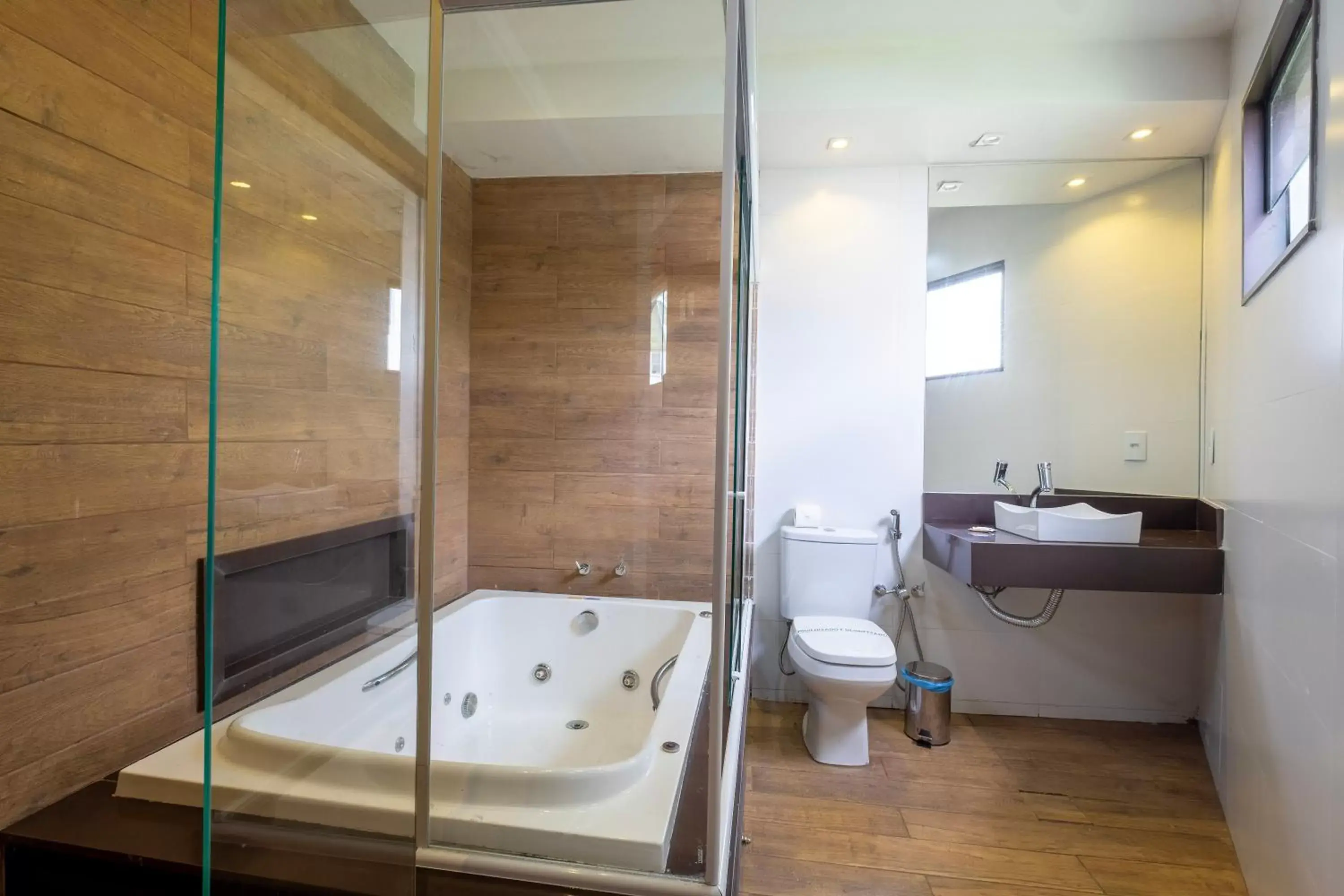 Shower, Bathroom in Hotel Serra Everest